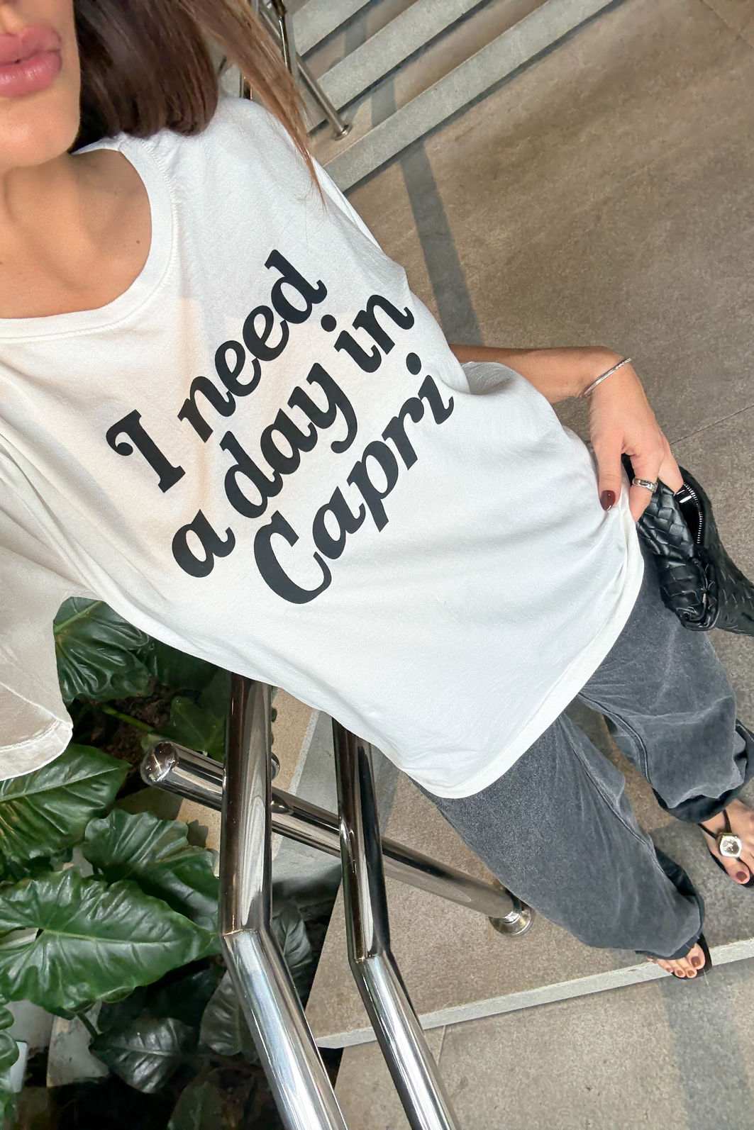 T-SHIRT ESTONADA DAY IN CAPRI ESTAMPA PRETA OFF WHITE T-SHIRT ESTONADA DAY IN CAPRI ESTAMPA PRETA OFF WHITE