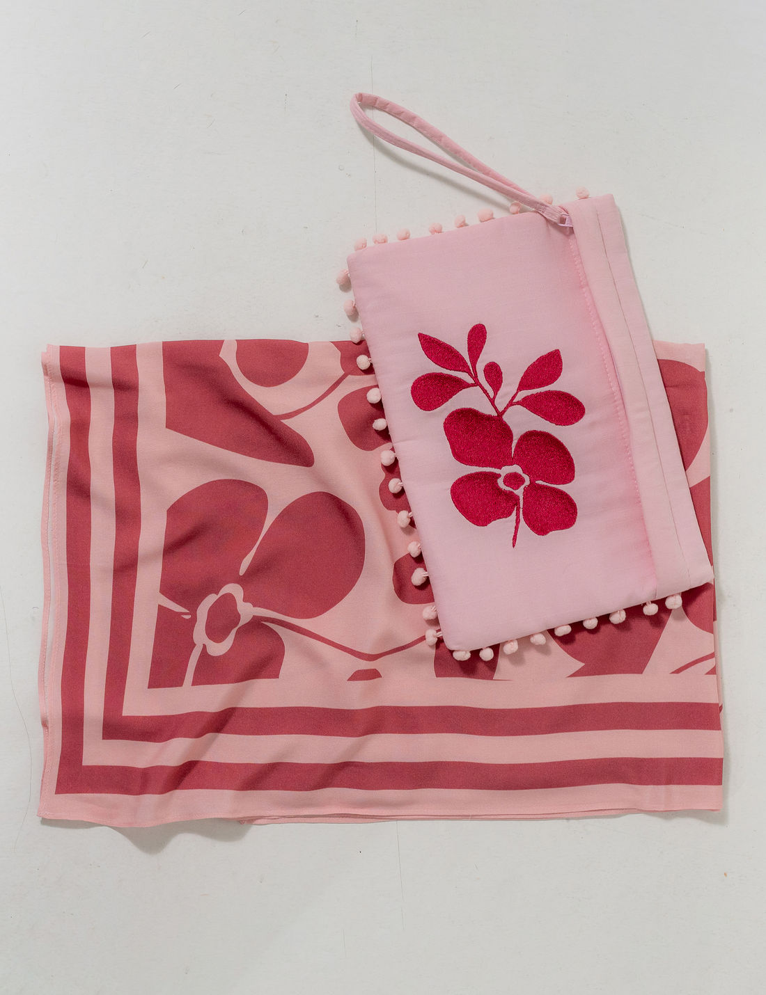 Kit Canga Estampada + Necessaire - Unique Chic Kit Canga Estampada + Necessaire - Unique Chic