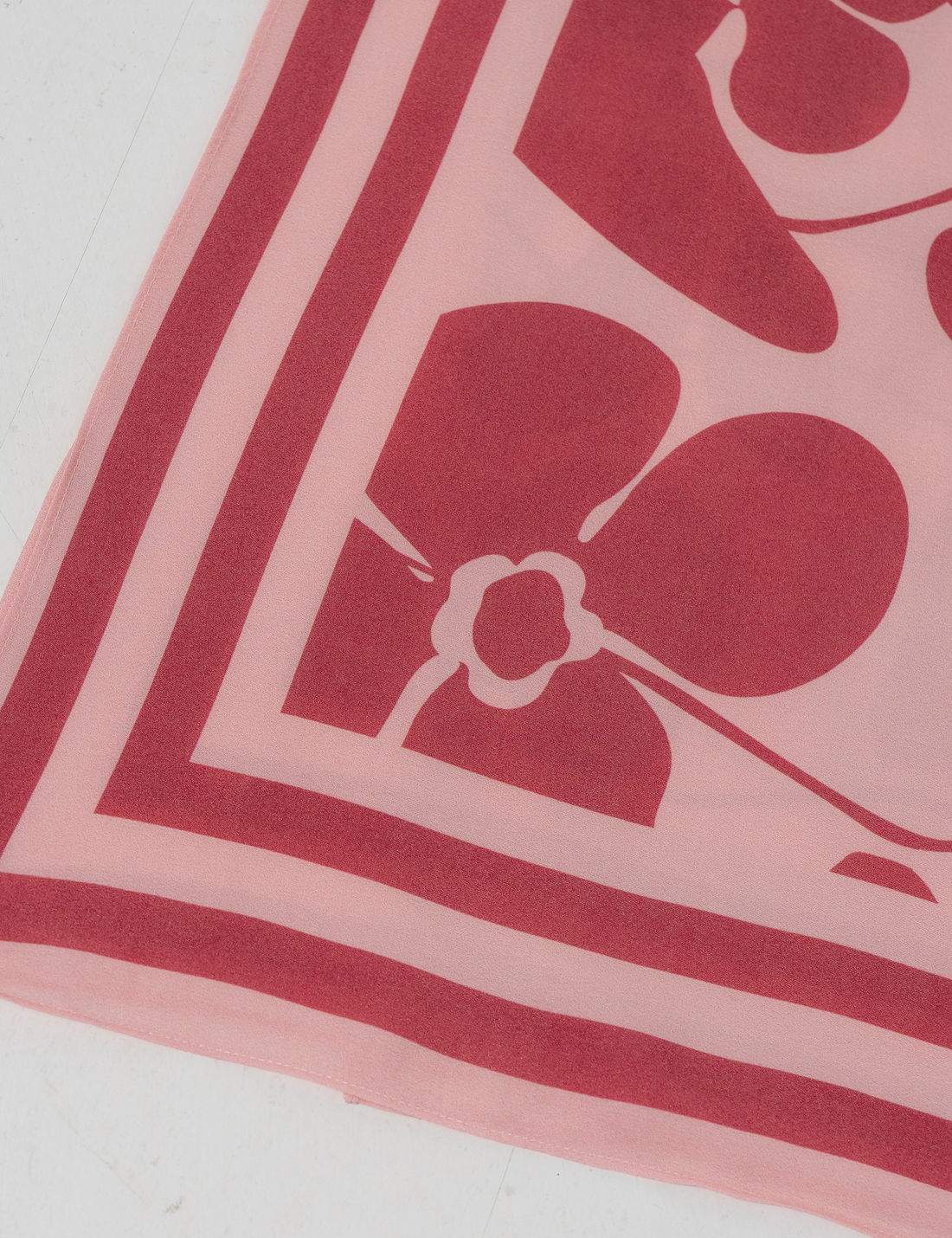 Kit Canga Estampada + Necessaire - Unique Chic Kit Canga Estampada + Necessaire - Unique Chic