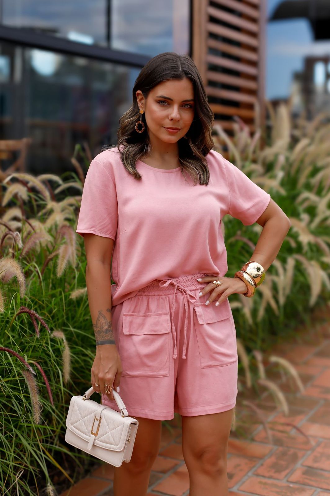 SHORTS CAMILA VISCO LINHO TEE LINDA