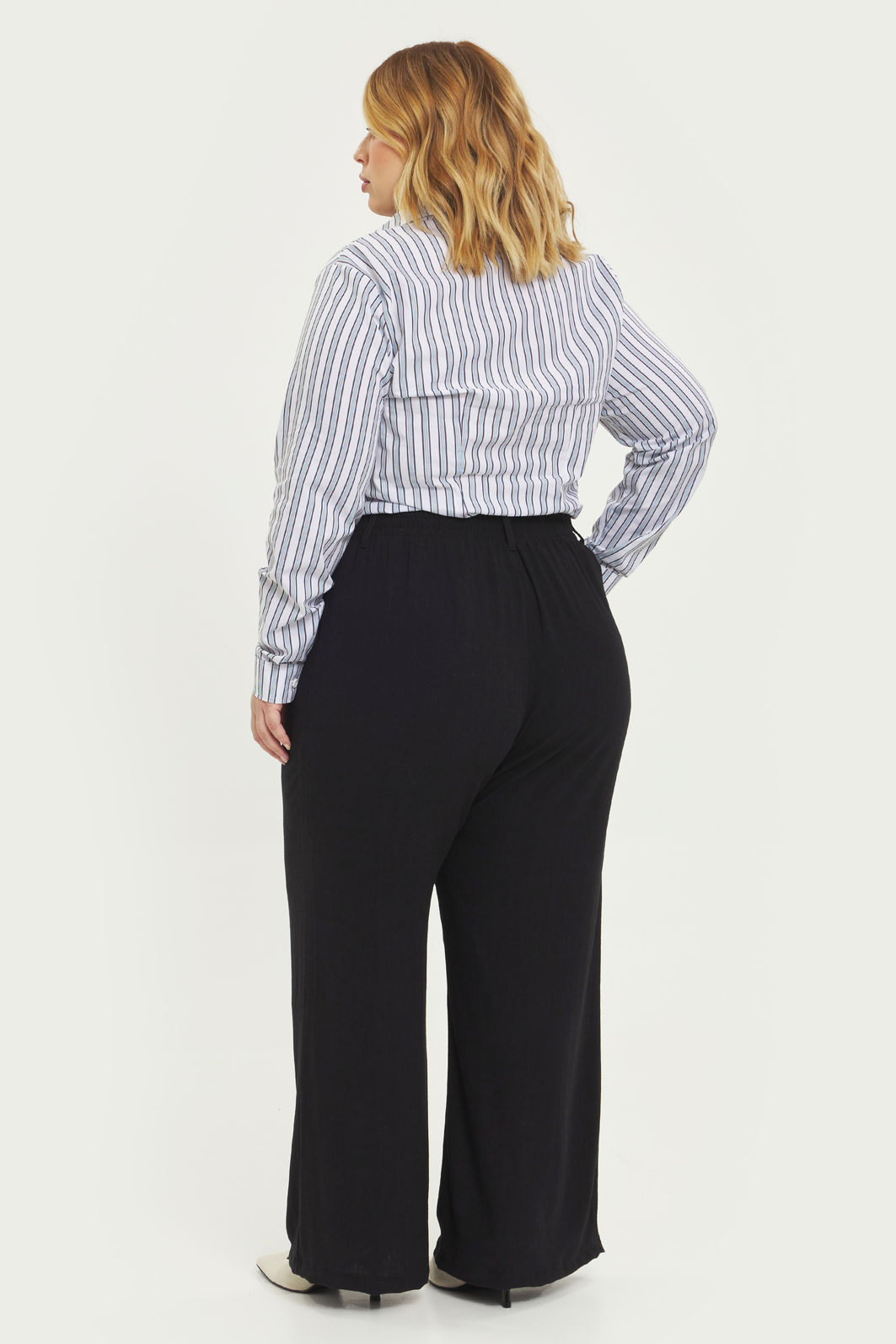 Calça Alfaiataria Linho Donatella Preto Calça Alfaiataria Linho Donatella Preto