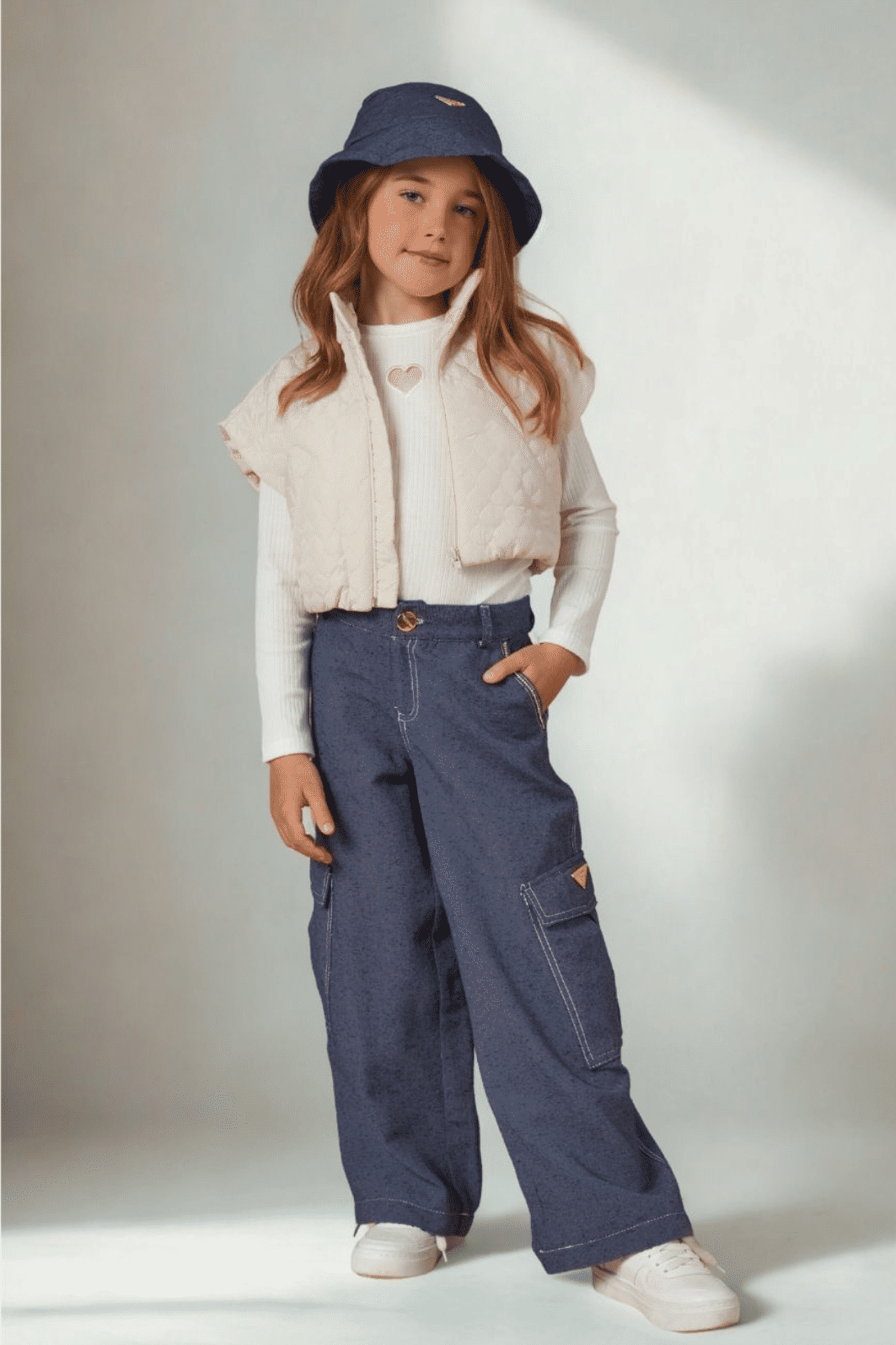 Calça wide leg jeans com bolso lateral Calça wide leg jeans com bolso lateral