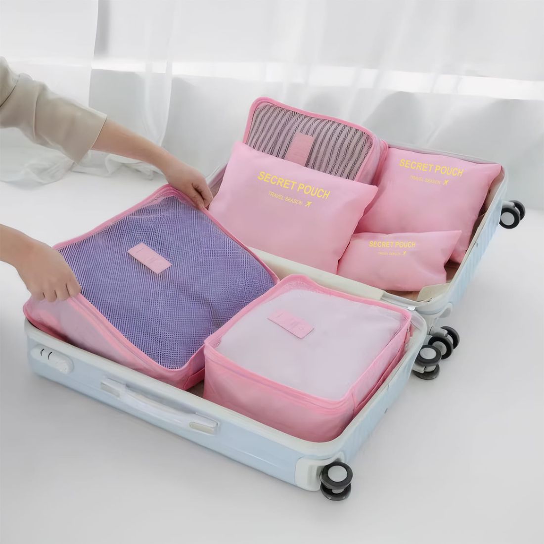 Kit de Mala Pequena 10 kg Holanda Preto e Branco com Organizador de Mala Laundry Pouch Preto e Rosa