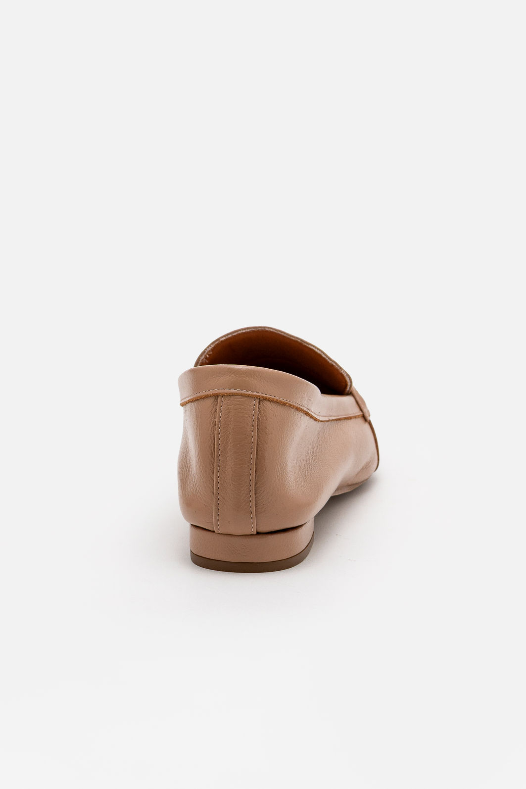 Mocassim Tradicional em Couro Bege Mocassim Tradicional em Couro Bege