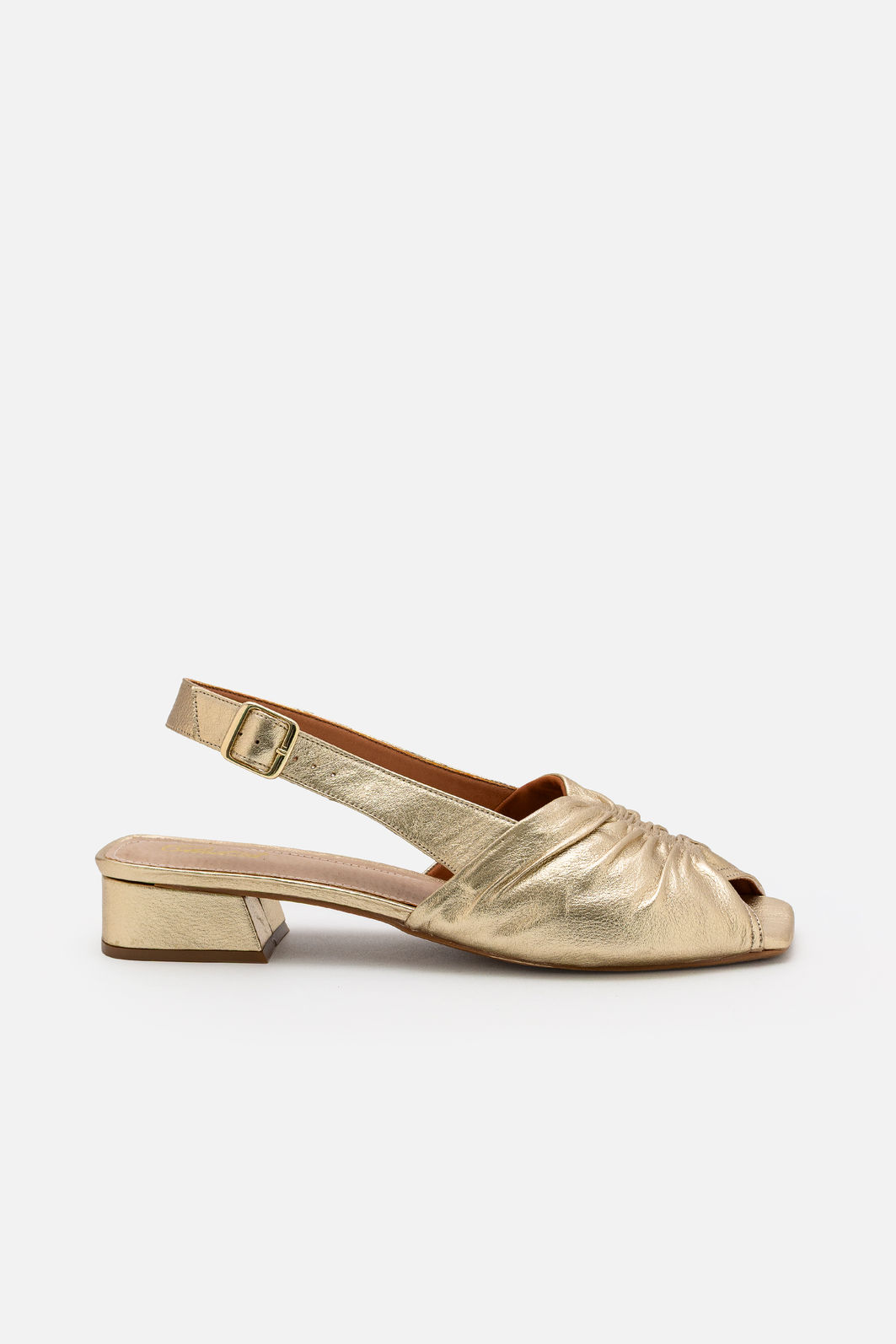 Sandália em Couro Elegante com Salto Baixo Champagne Sandália em Couro Elegante com Salto Baixo Champagne