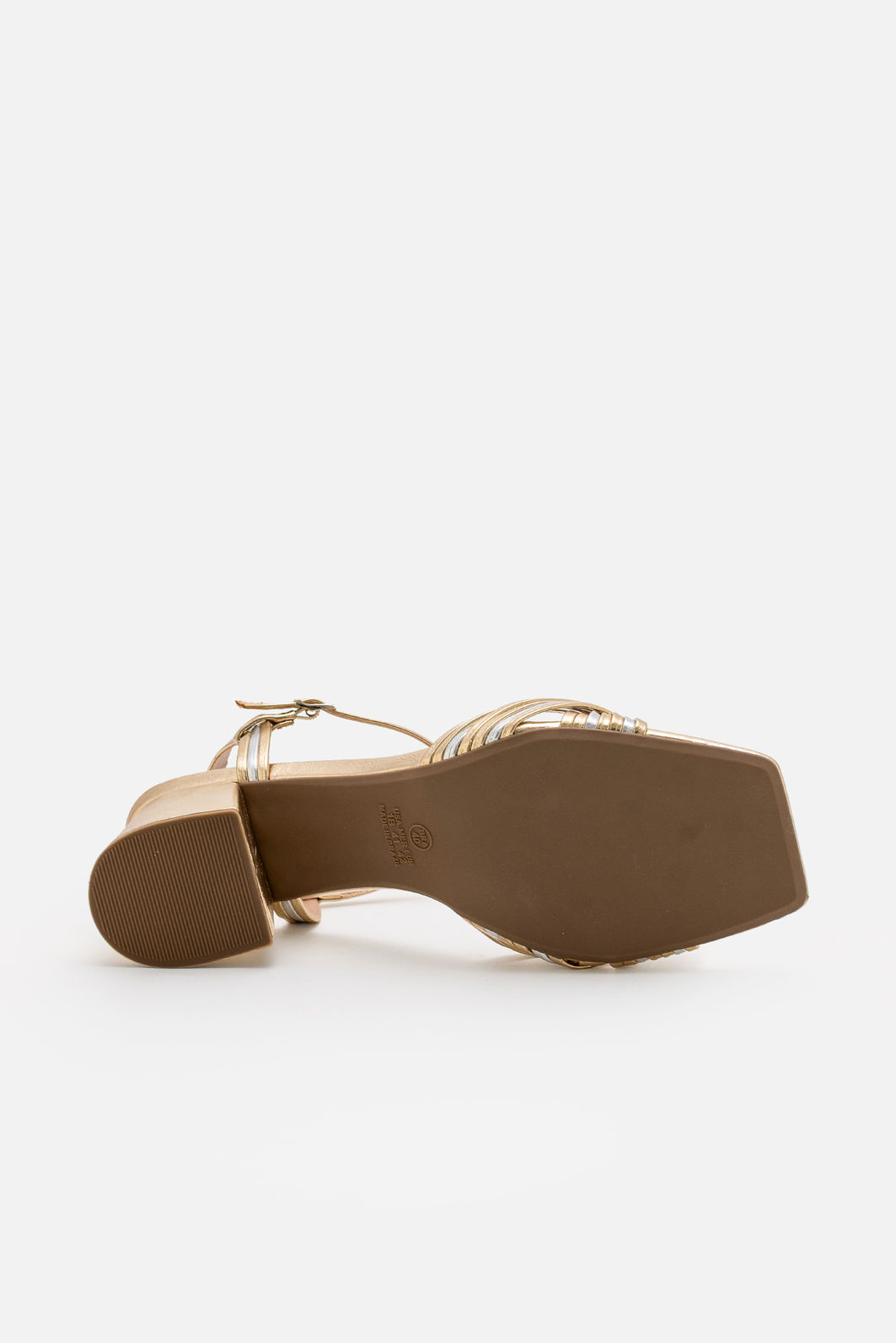 Sandália com Tiras Entrelaçadas e Salto Bloco Champagne Sandália com Tiras Entrelaçadas e Salto Bloco Champagne