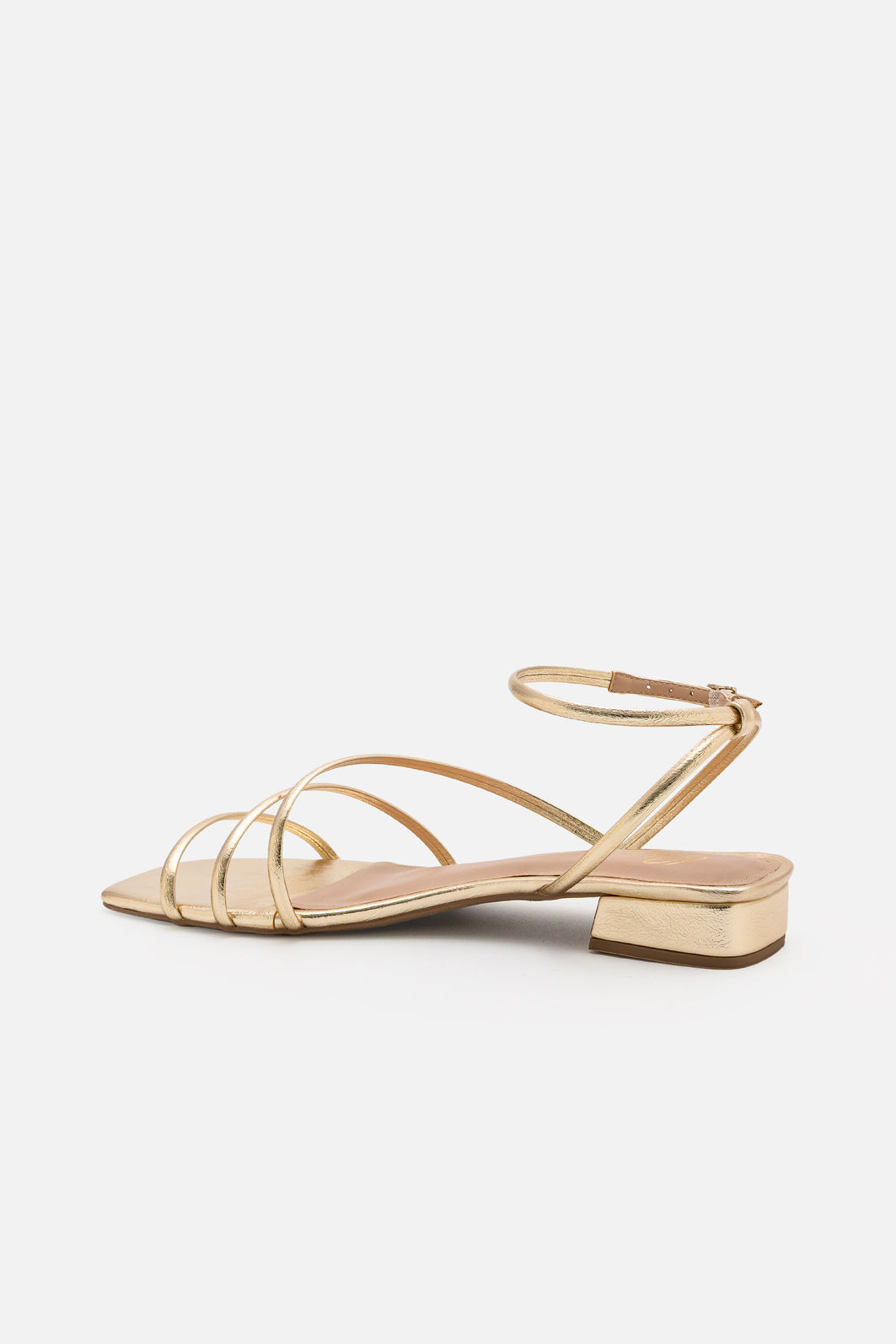 Sandália com Tiras Delicadas e Salto Baixo Champagne Sandália com Tiras Delicadas e Salto Baixo Champagne