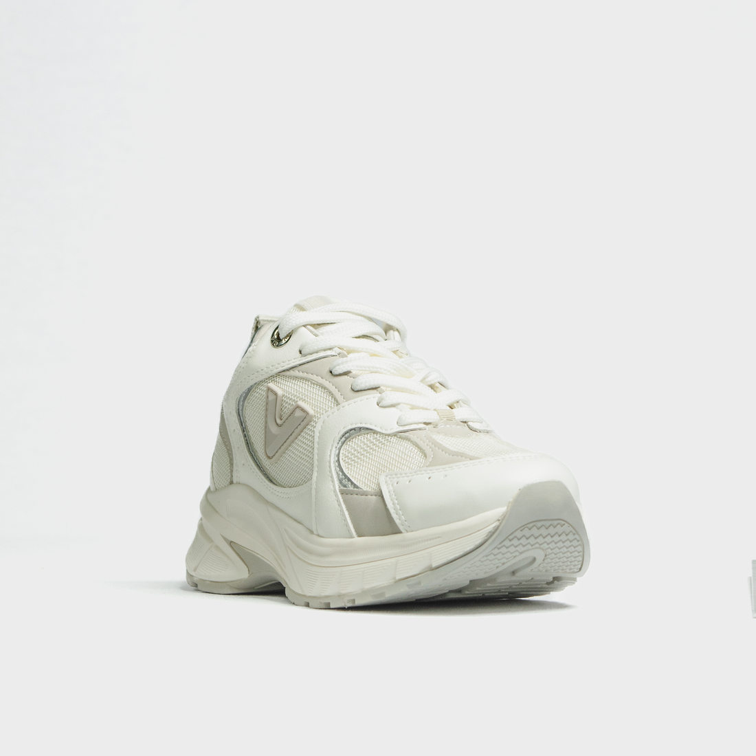 Tênis Chunky Via Marte com Recortes Tela Detalhe Metalizado Branco Tênis Chunky Via Marte com Recortes Tela Detalhe Metalizado Branco