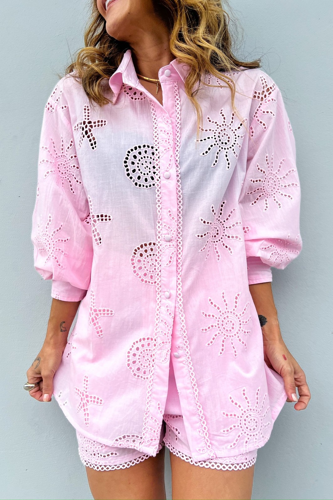 Padrão Exclusivo - Conjunto Laise Genova Rosa Minimoni Conjunto Laise Genova Rosa Bordado Laise Flores Padrão Exclusivo - Minimoni