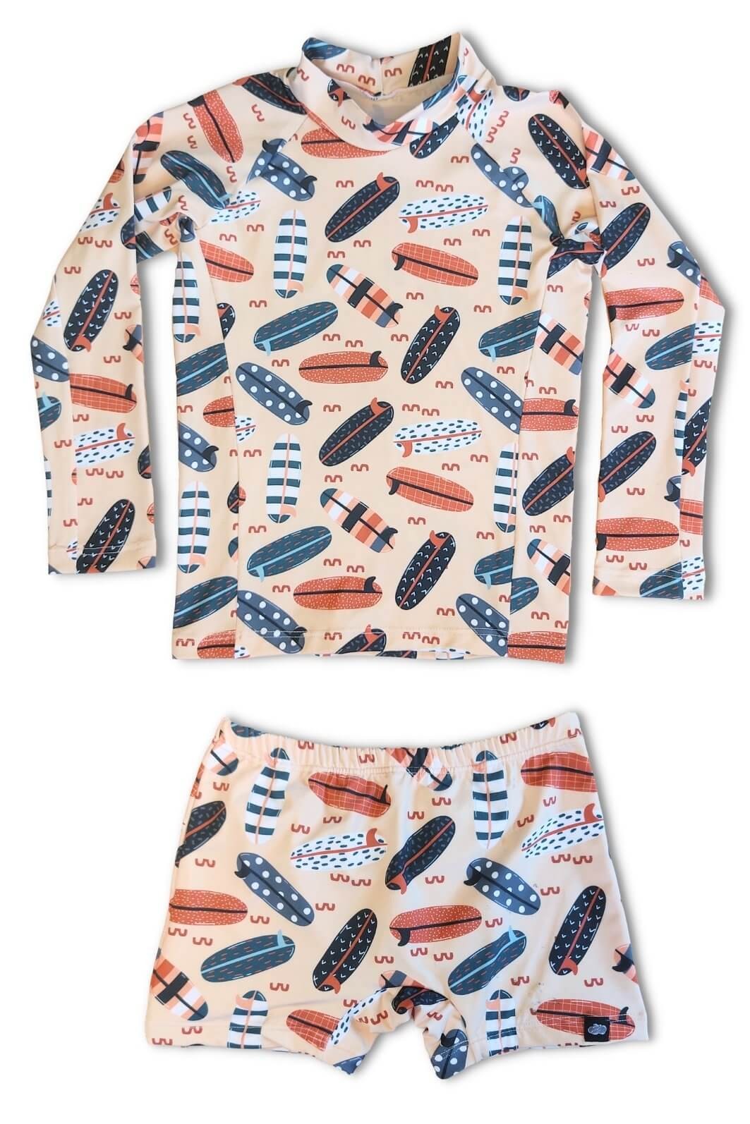 Camisa Proteção Uv 50+ Infantil + Sunga Bege Pranchas Camisa Proteção Uv 50+ Infantil + Sunga Bege Pranchas