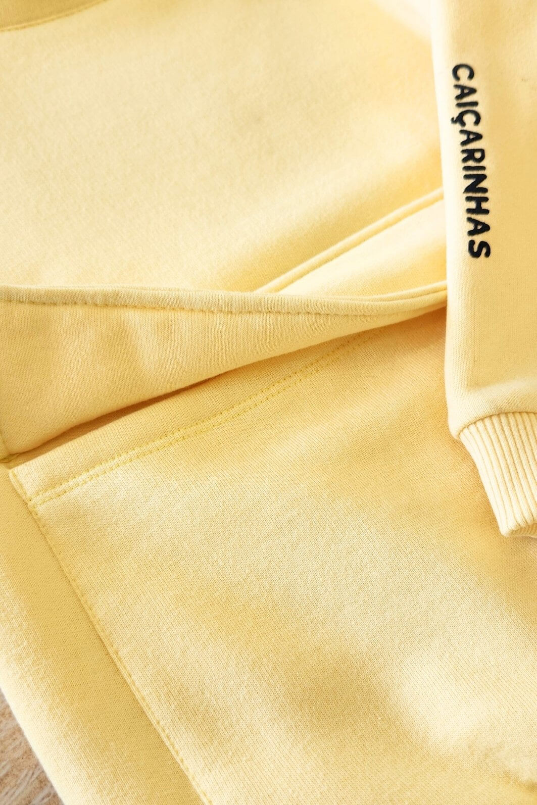 Kit Yellow Moletom Infantil Casaco e Calça Kit Yellow Moletom Infantil Casaco e Calça