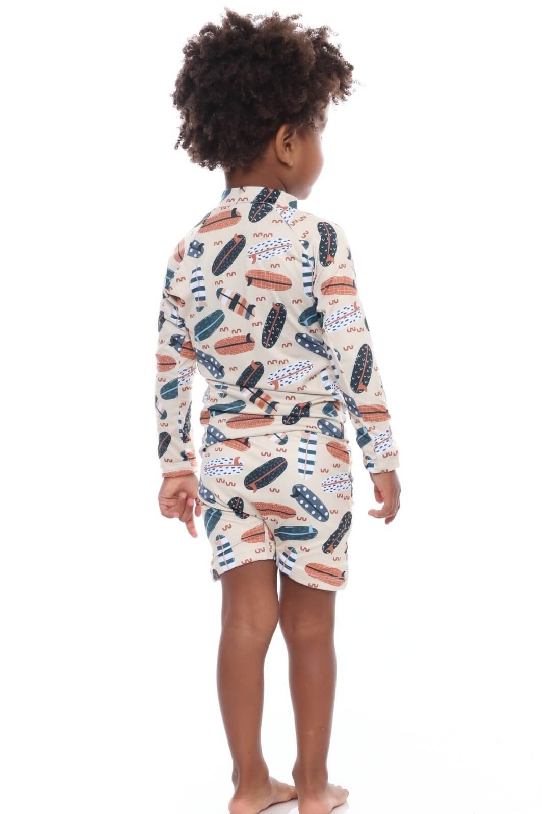 Camisa Proteção Uv 50+ Infantil + Sunga Bege Pranchas Camisa Proteção Uv 50+ Infantil + Sunga Bege Pranchas