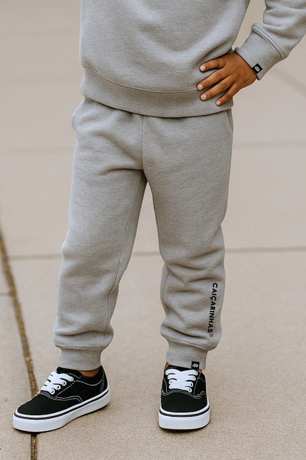 Calça infantil Jogger Cinza Mescla com punho na cintura e tornozelo em tecido Moletom Flanelado Calça infantil Jogger Cinza Mescla com punho na cintura e tornozelo em tecido Moletom Flanelado