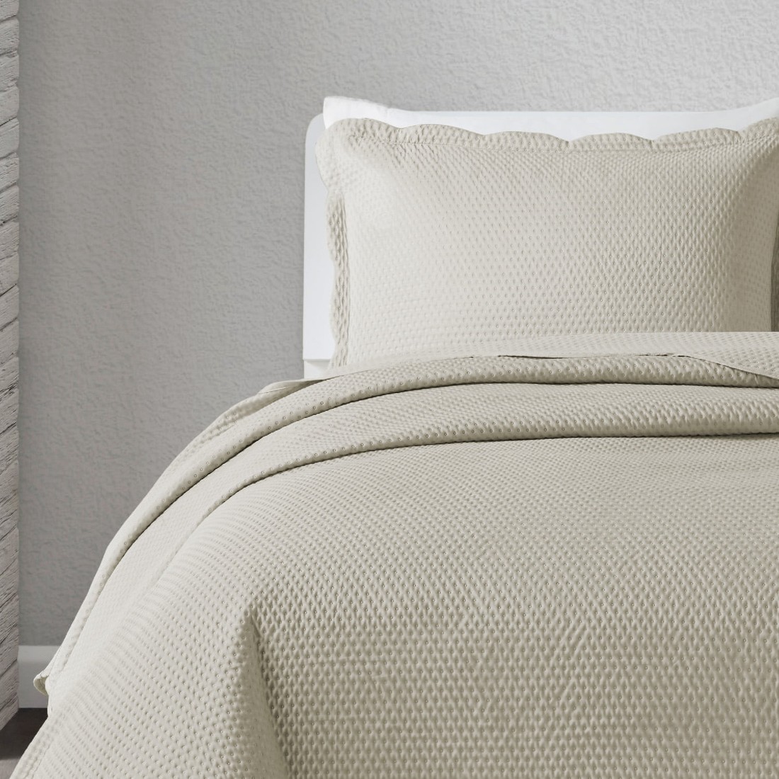 Kit Cobre leito Colcha Queen 3 Peças Bouti Microfibra Dots - Bege Kit Cobre leito Colcha Queen 3 Peças Bouti Microfibra Dots - Bege