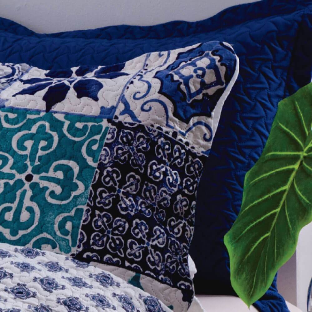 Kit 1 Cobre-leito Queen Bouti Microfibra Ultrasonic Estampada 2,40 x 2,60 m + 2 Porta-travesseiros - Zule