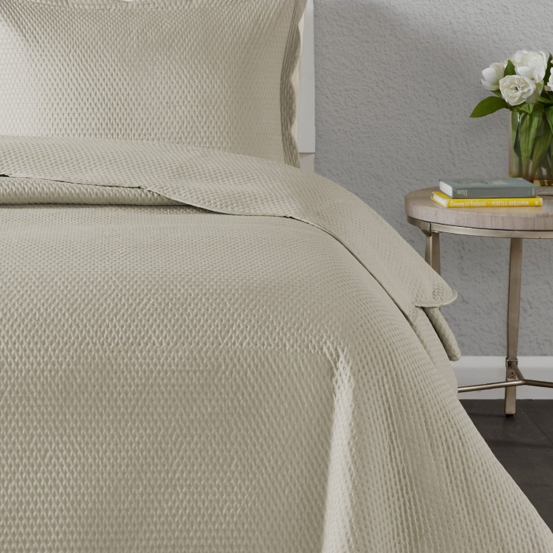 Kit Cobre leito Colcha Queen 3 Peças Bouti Microfibra Dots - Bege Kit Cobre leito Colcha Queen 3 Peças Bouti Microfibra Dots - Bege