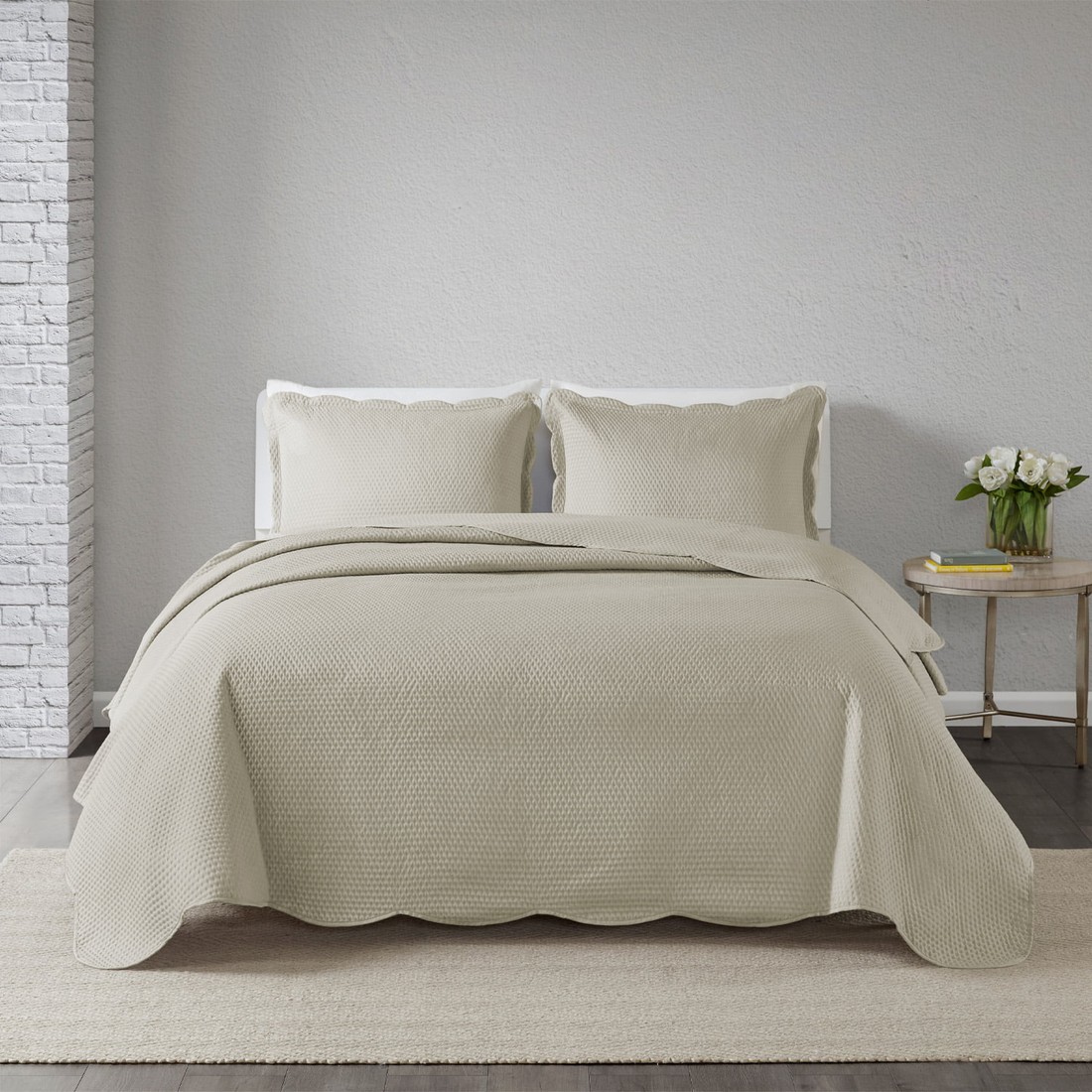 Kit Cobre leito Colcha Queen 3 Peças Bouti Microfibra Dots - Bege Kit Cobre leito Colcha Queen 3 Peças Bouti Microfibra Dots - Bege
