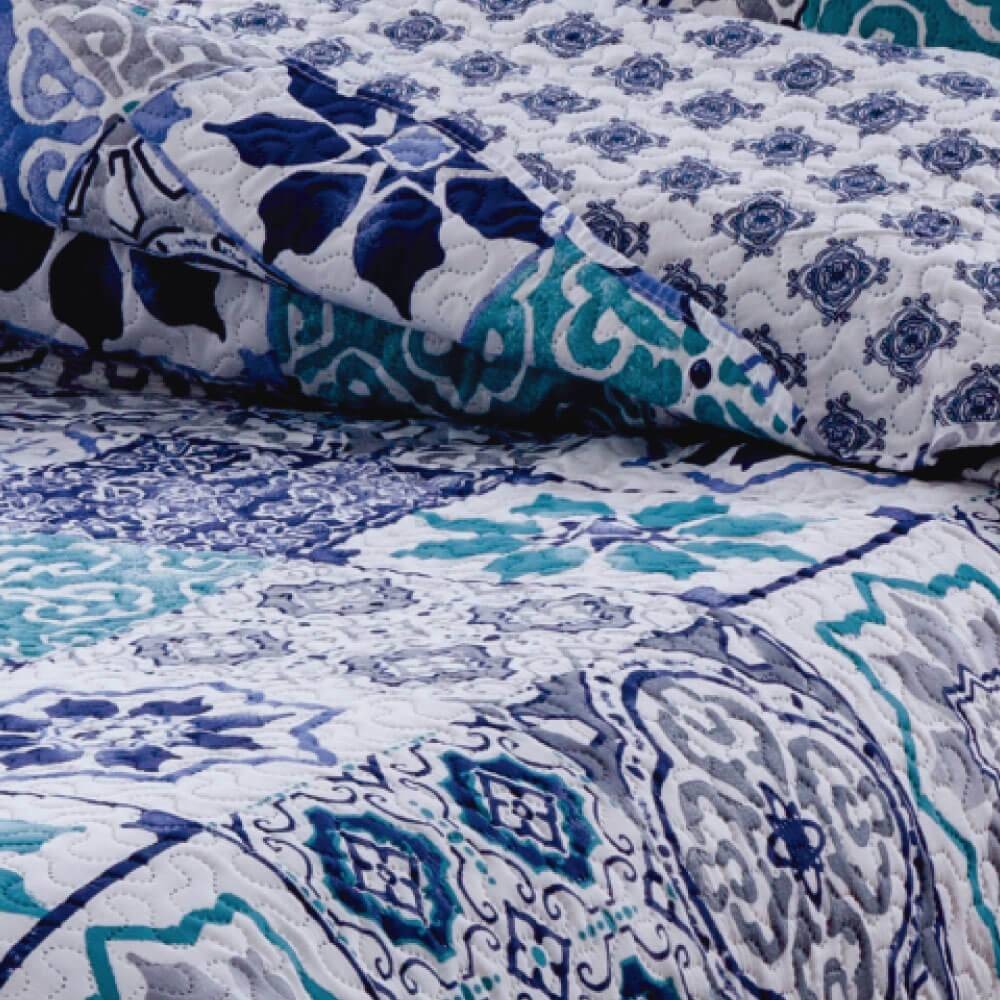 Kit 1 Cobre-leito Queen Bouti Microfibra Ultrasonic Estampada 2,40 x 2,60 m + 2 Porta-travesseiros - Zule