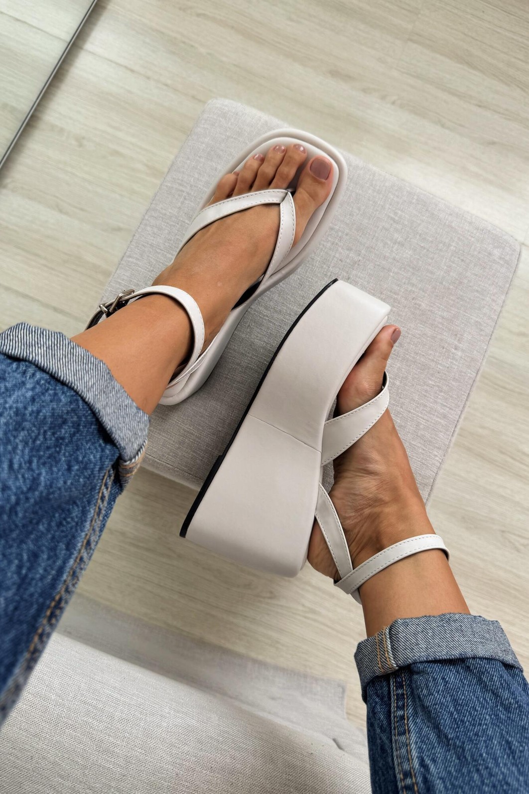 Sandália Lola Off-White Sandália Lola Off-White