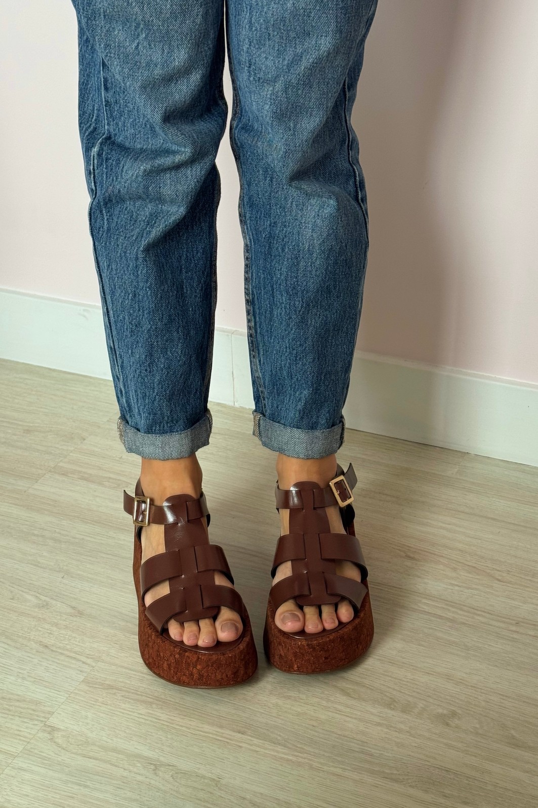 Sandália Marta Café Flatform com Solado de Cortiça Sandália Marta Café Flatform com Solado de Cortiça