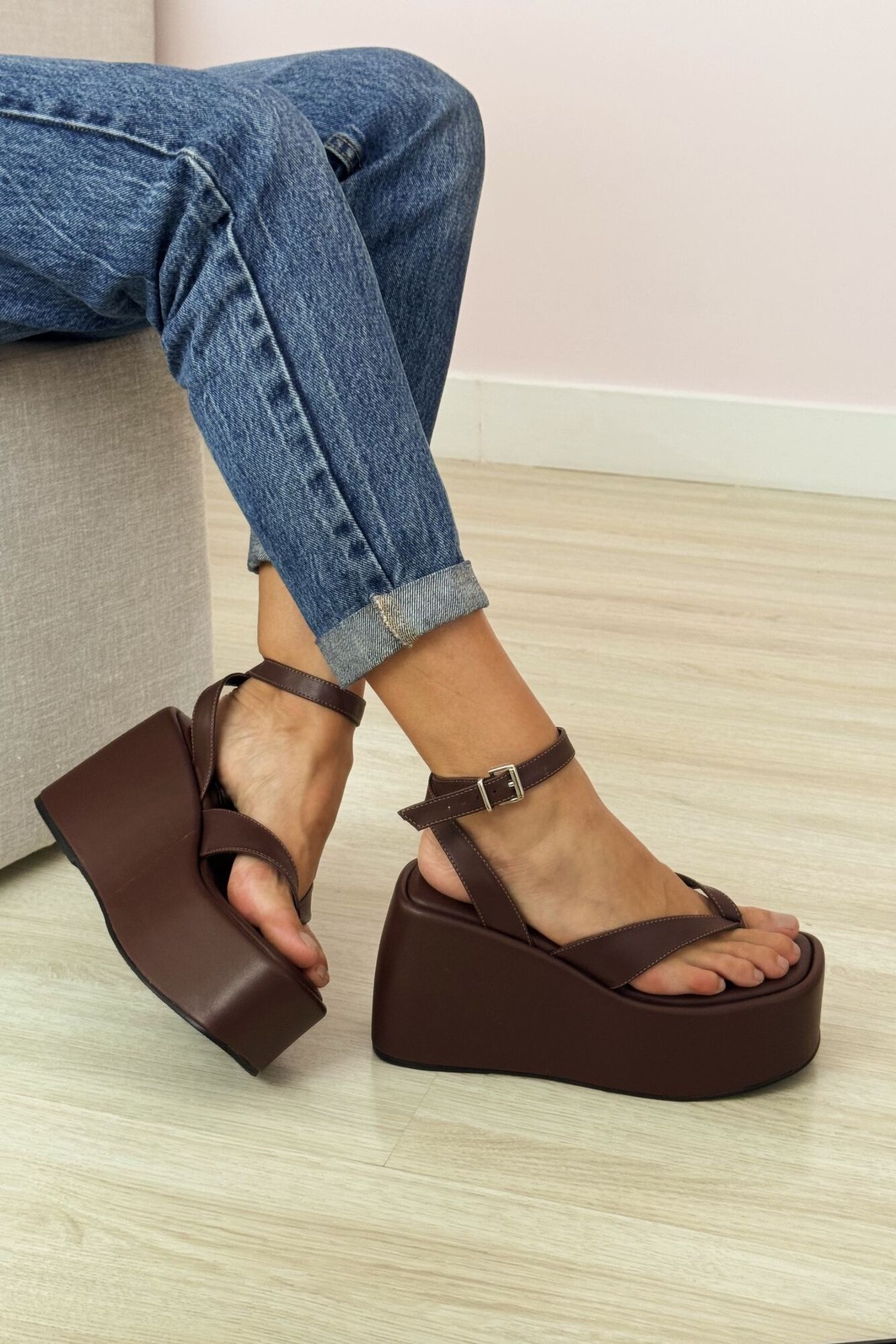 Sandália Lola Marrom Sandália Lola Marrom