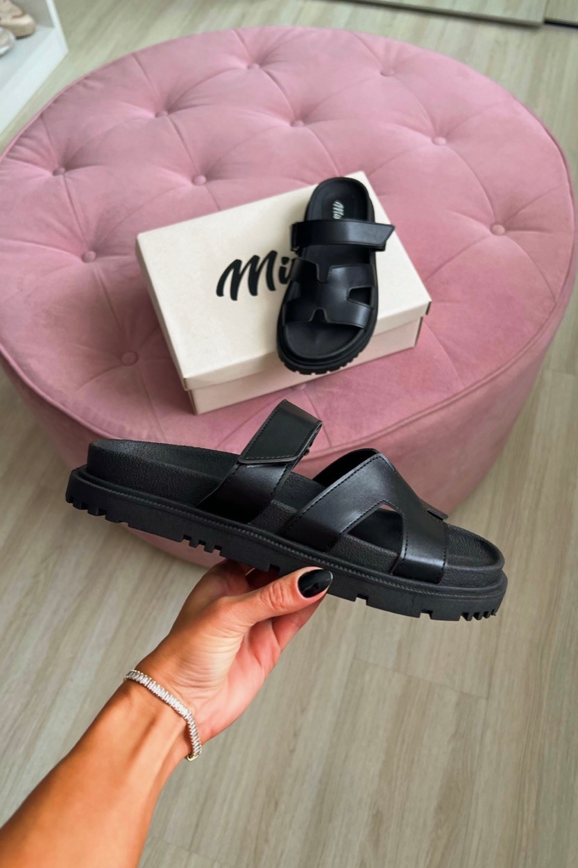 Flat Isadora Preto Flat Isadora Preto