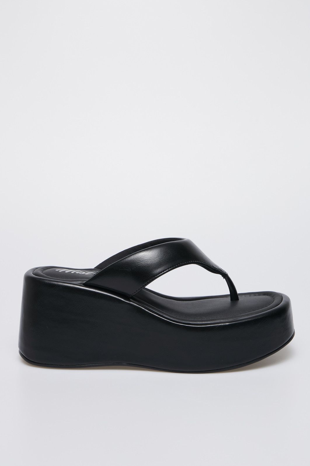 Flat Iza Preto Flat Iza Preto