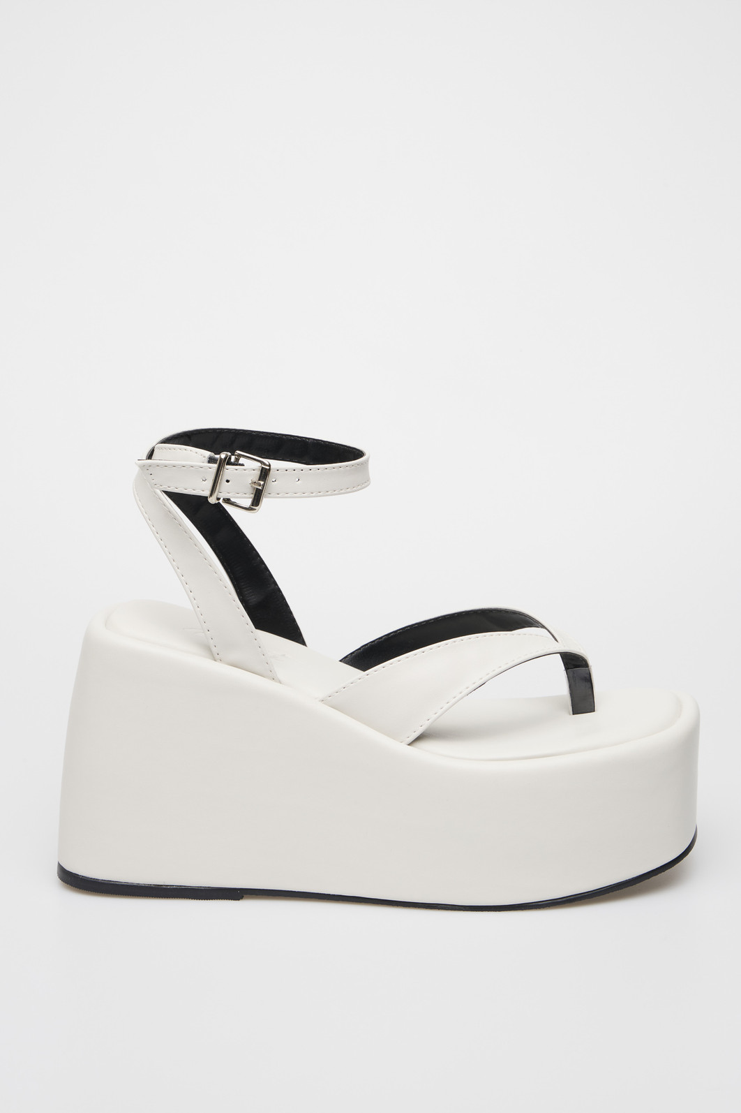 Sandália Lola Off-White Sandália Lola Off-White