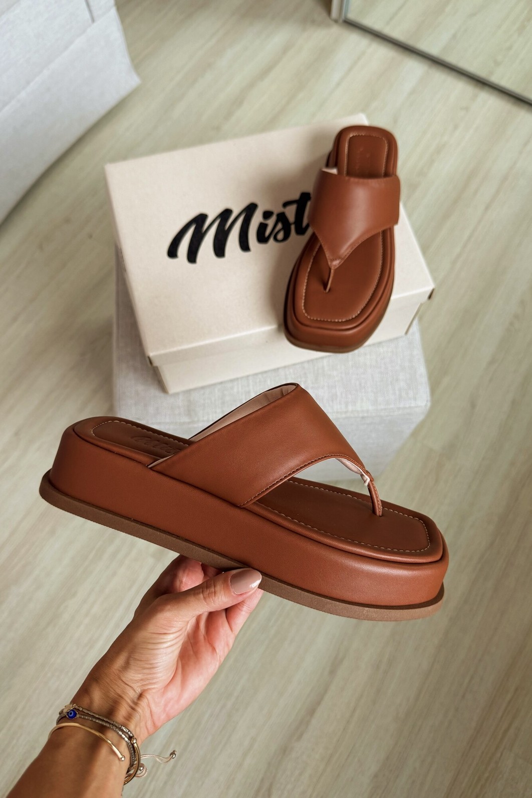 Flat Lívia Caramelo Flat Lívia Caramelo