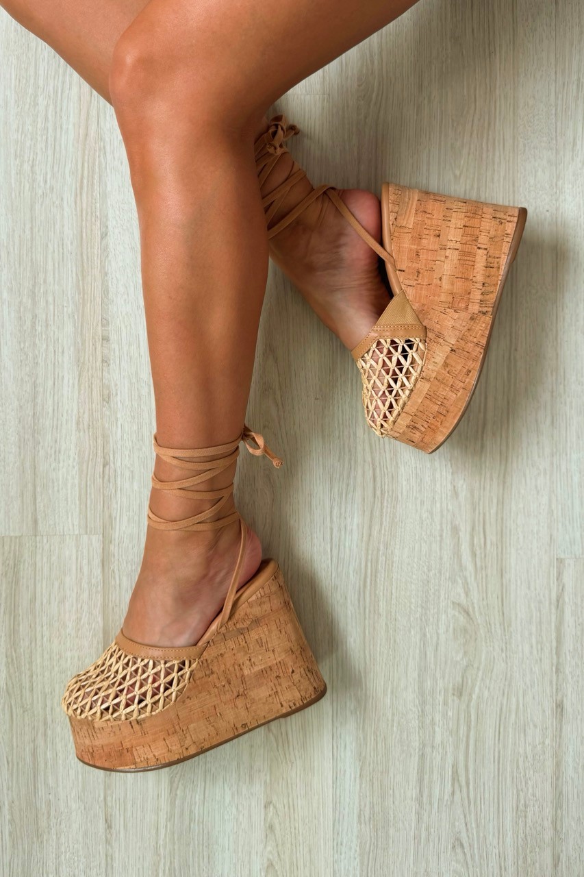 Sandália Capri Palha Plataforma Anabela Sandália Capri Palha Plataforma Anabela