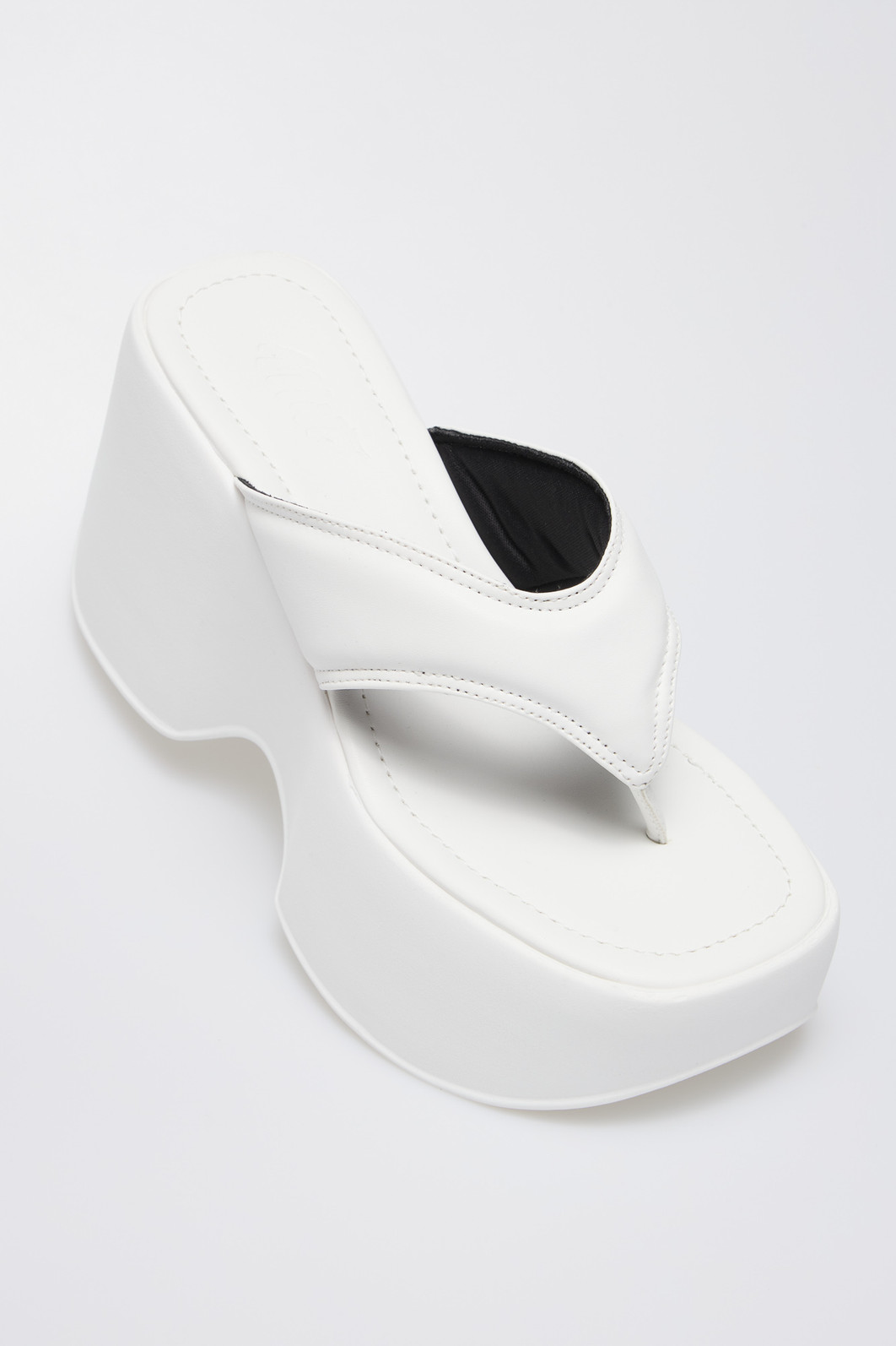 Flat Gisele Branco Flat Gisele Branco