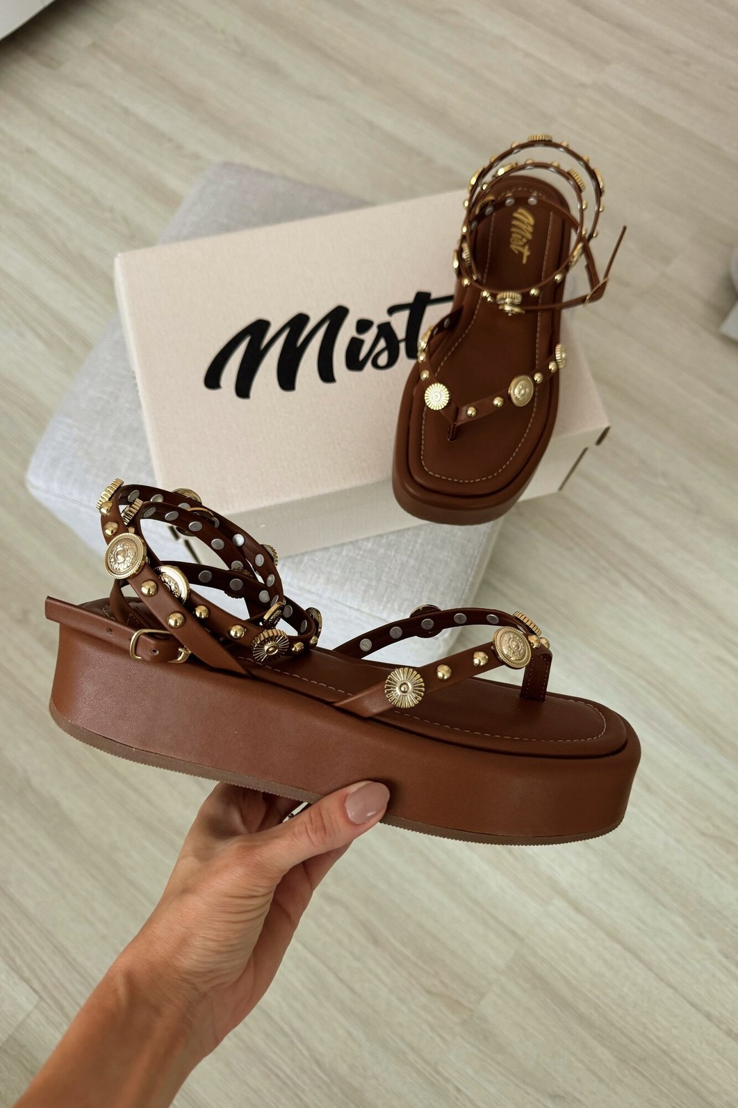 Sandália Brenda Camel Sandália Brenda Camel