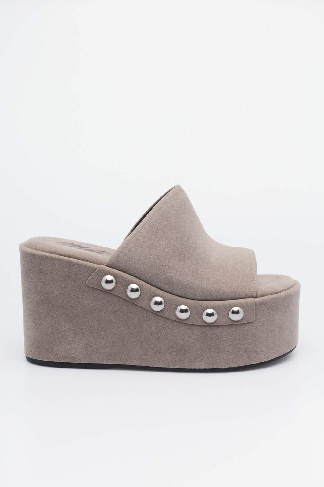 Tamanco Flatform Suelen Grafite MIST – Plataforma Alta Feminina com Tachas Tamanco Suelen Grafite – tamanco flatform feminino moderno