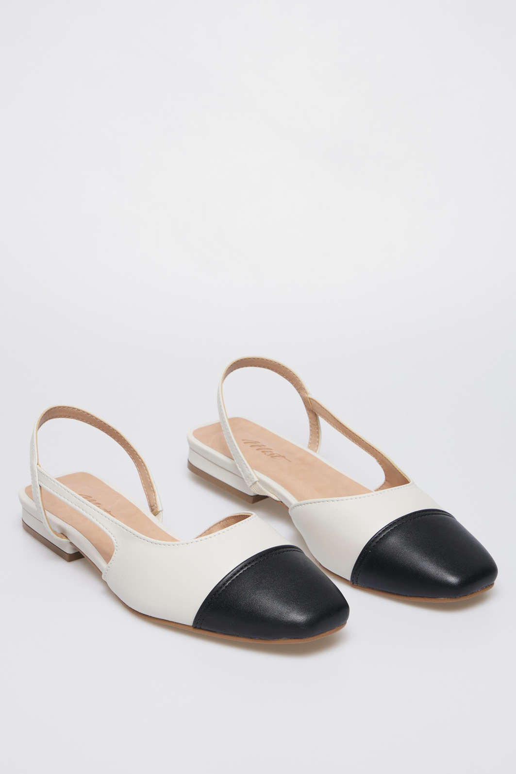 Flat Julie Off-White Flat Julie Off-White
