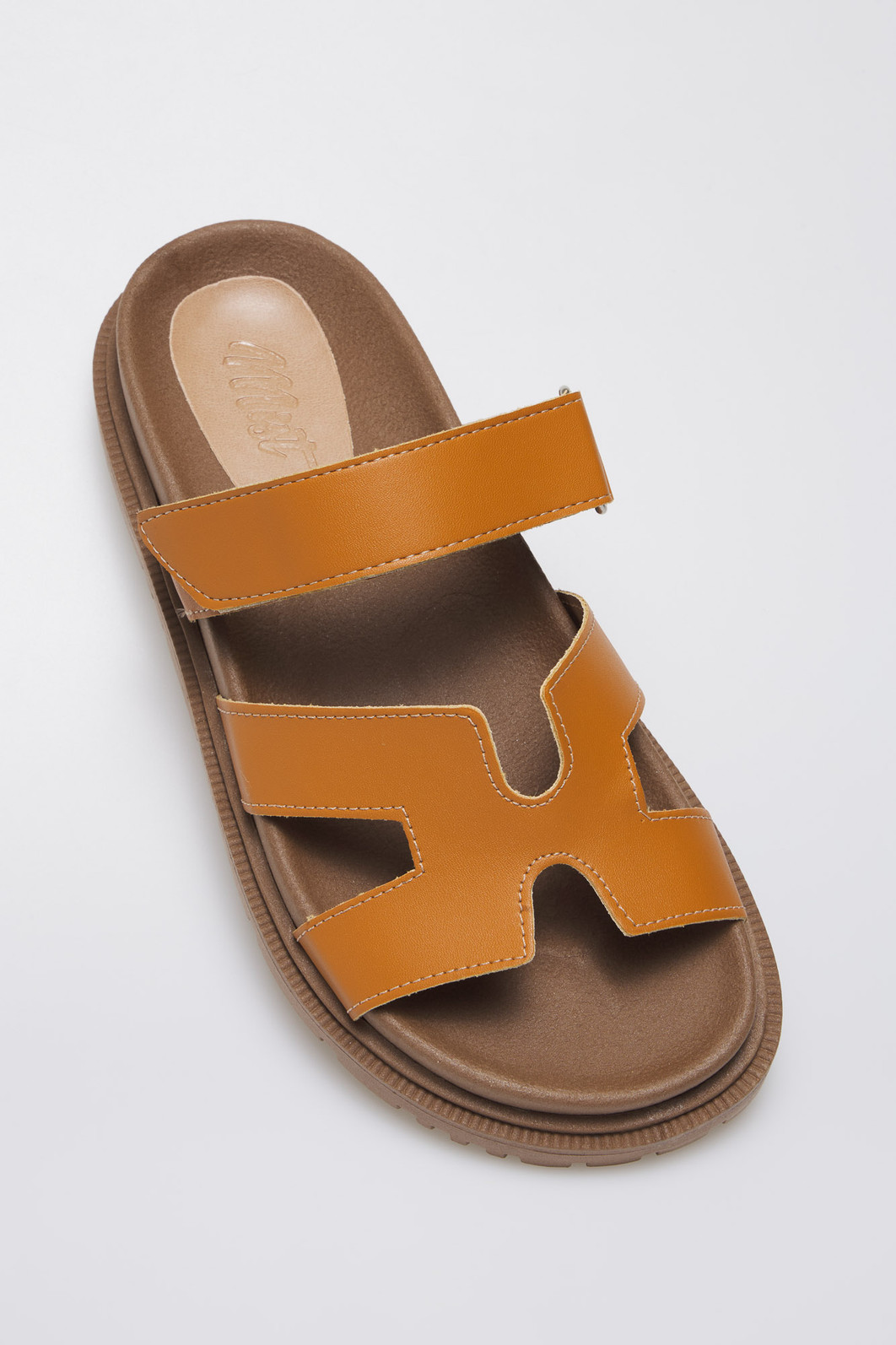 Flat Isadora Camel