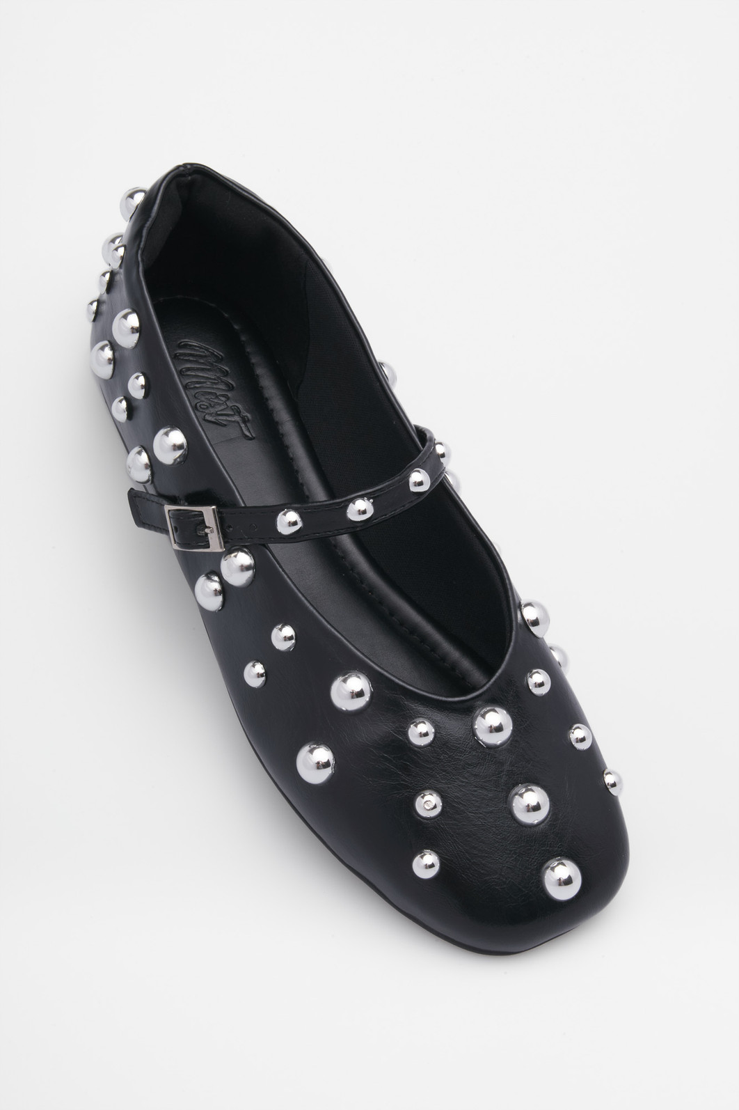 Sapatilha Melina Preto Mary Jane com Tachas Prateadas Sapatilha Melina Preto Mary Jane com Tachas Prateadas