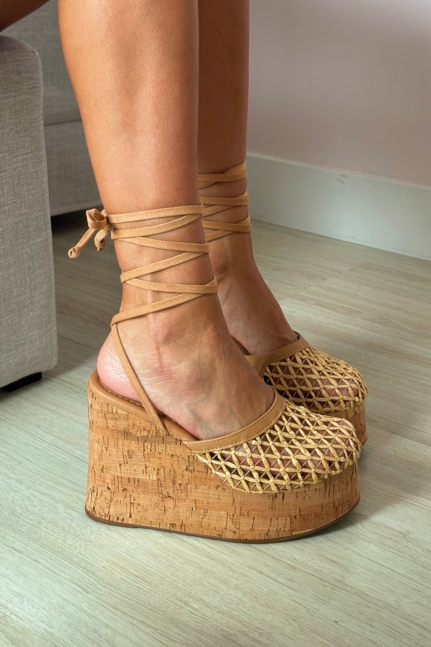 Sandália Capri Palha Plataforma Anabela Sandália Capri Palha Plataforma Anabela