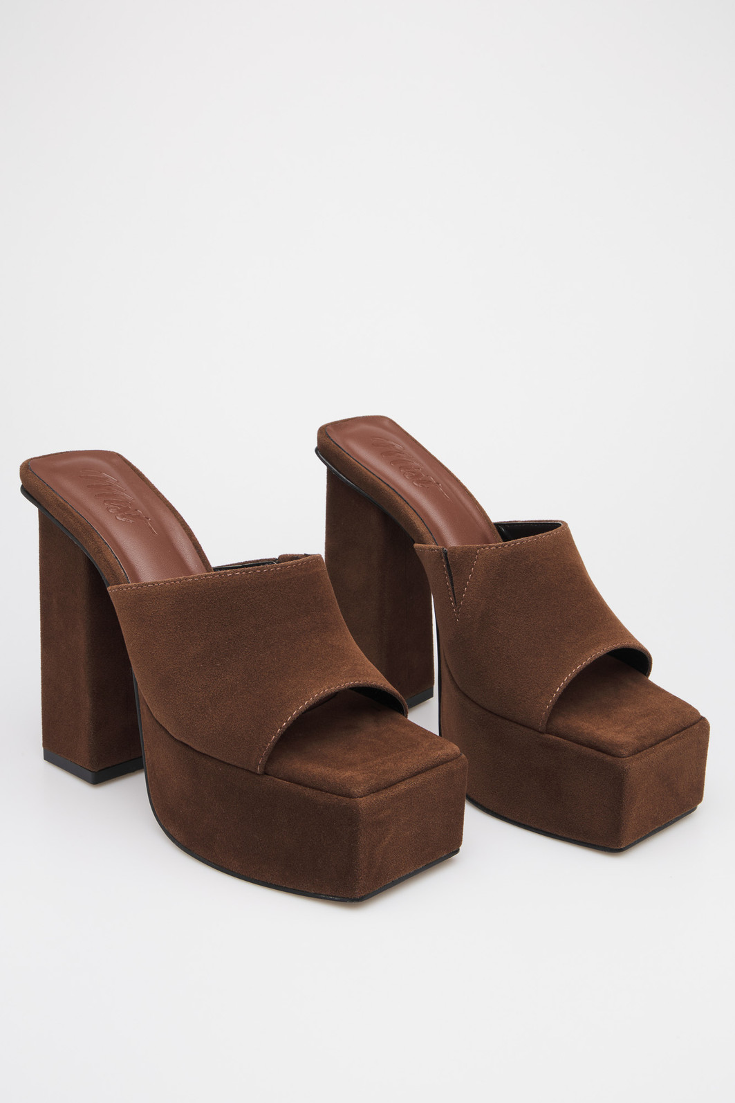 Tamanco Duna Marrom - salto alto com plataforma e bico quadrado