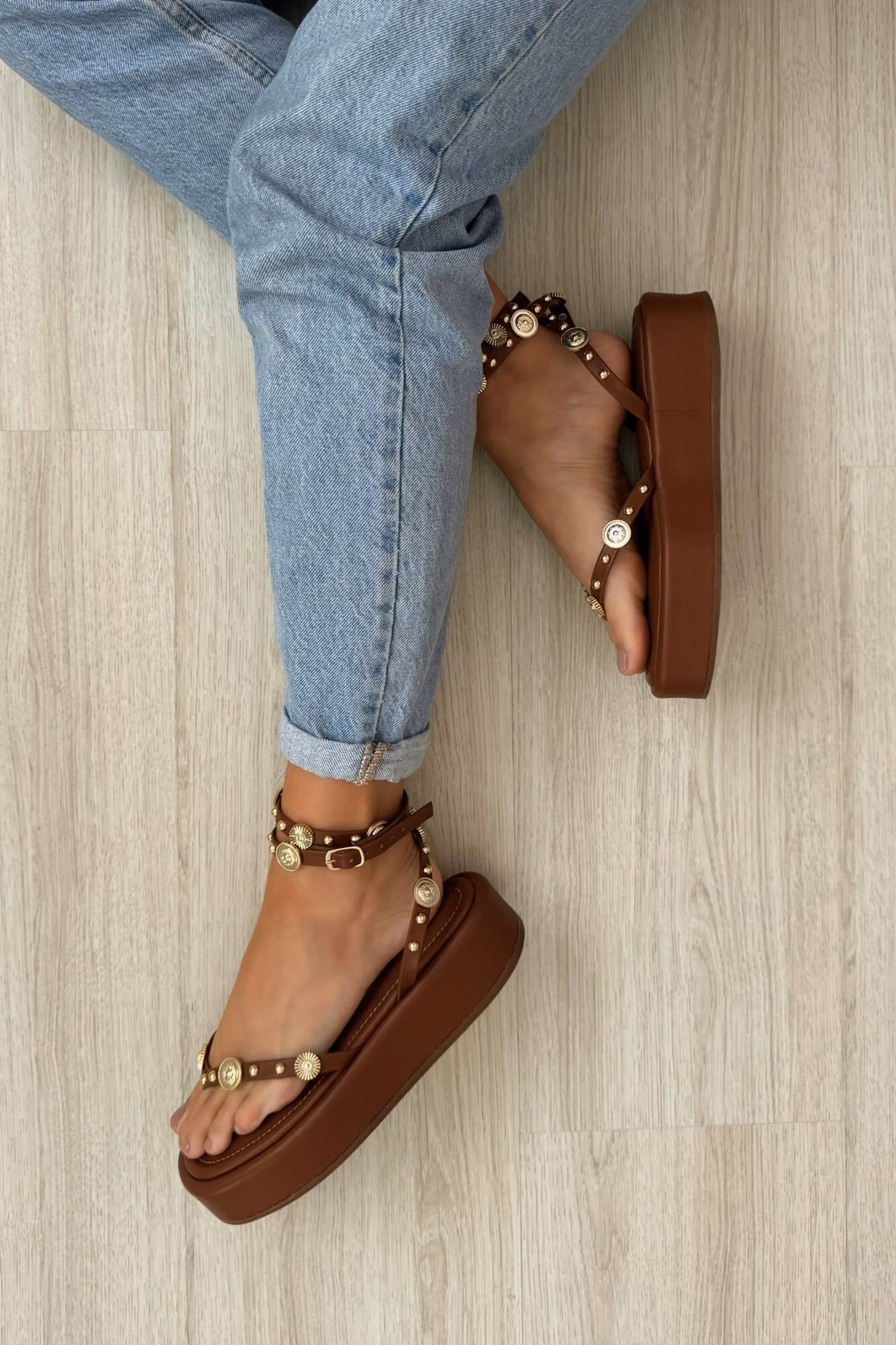 Sandália Brenda Camel Sandália Brenda Camel