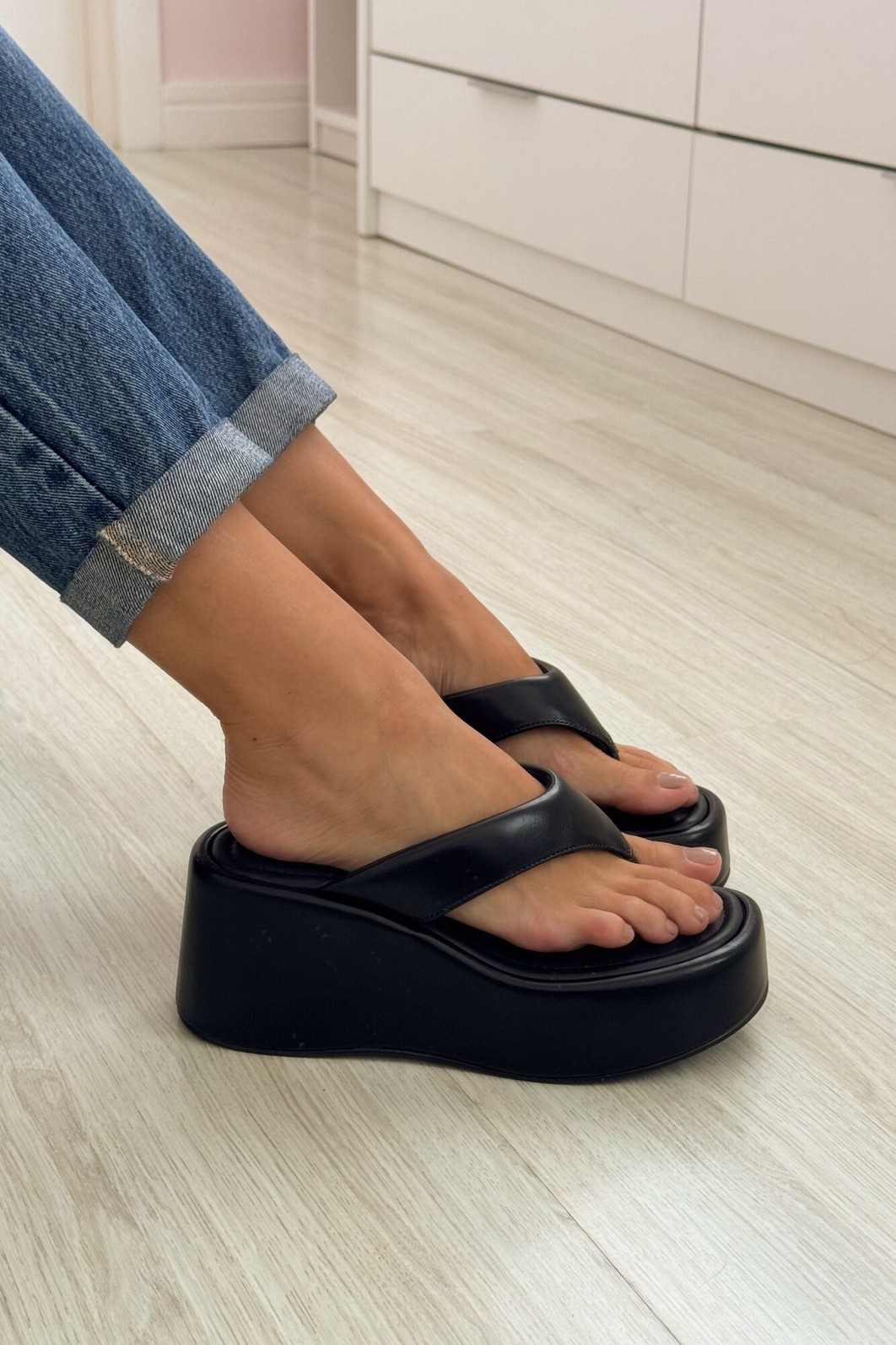 Flat Iza Preto Flat Iza Preto