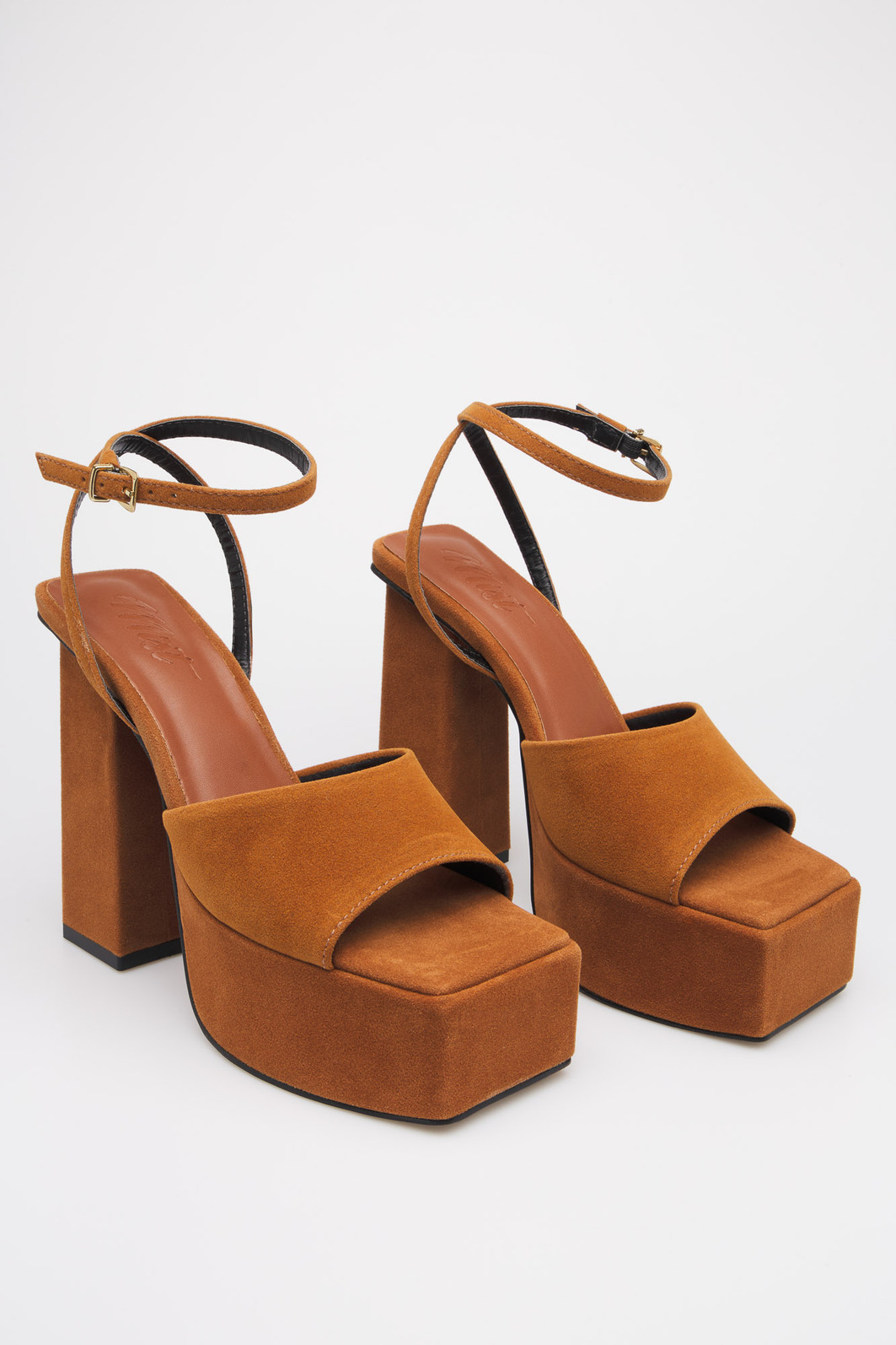 Sandália Tina Caramelo - salto alto de camurça bico quadrado