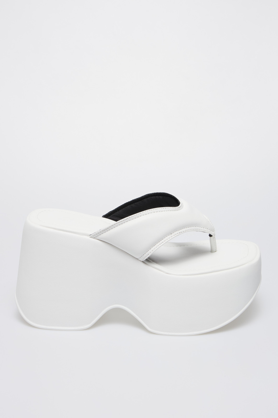 Flat Gisele Branco Flat Gisele Branco