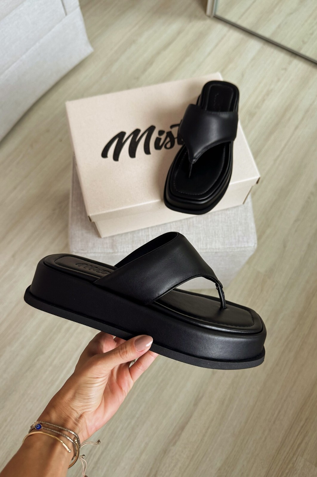 Flat Lívia Preto Flat Lívia Preto