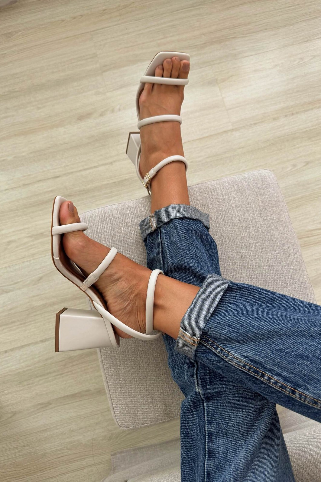 Sandália Tay Off-White Sandália Tay Off-White