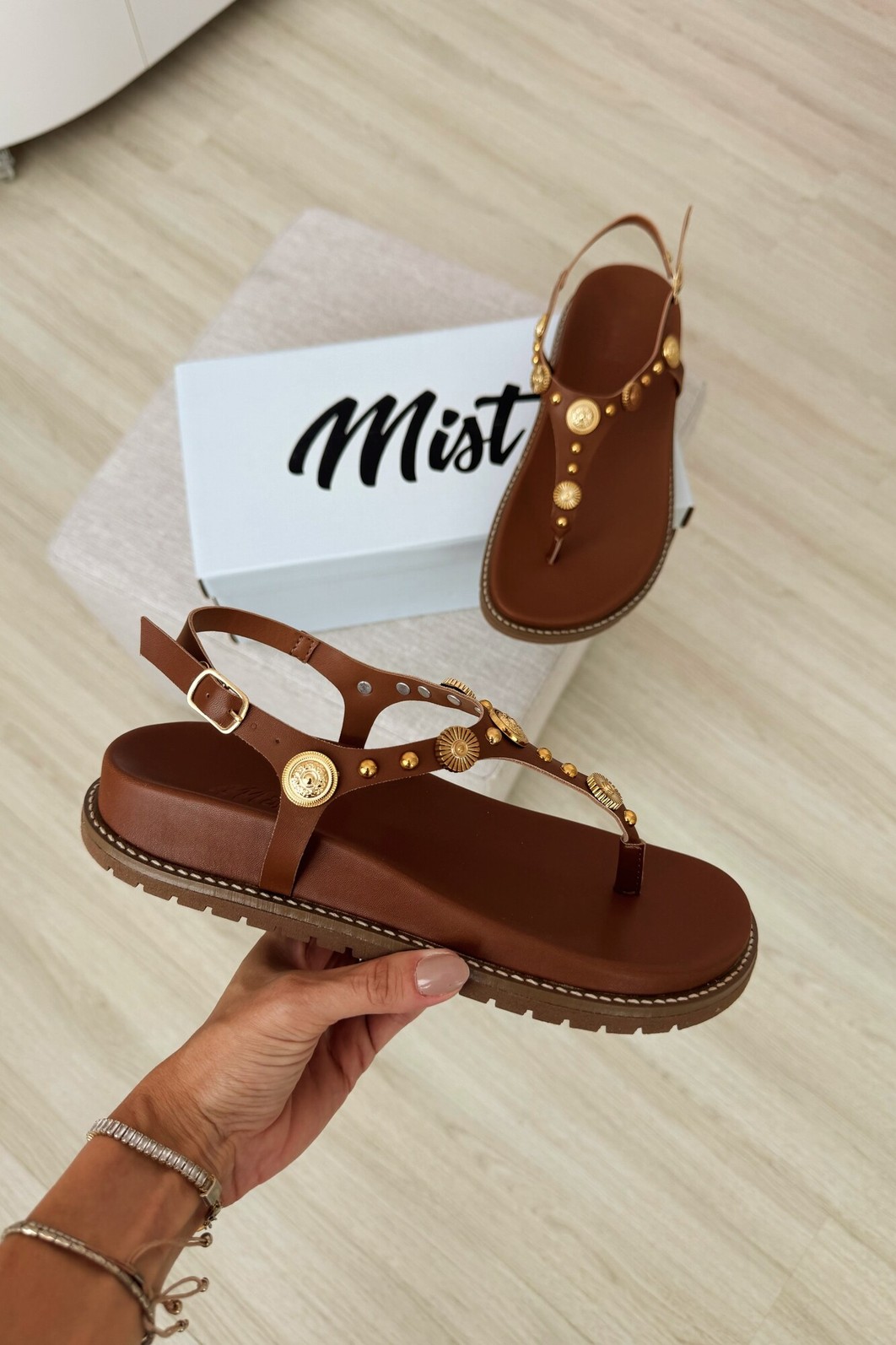 Sandália Eva Camel Sandália Eva Camel