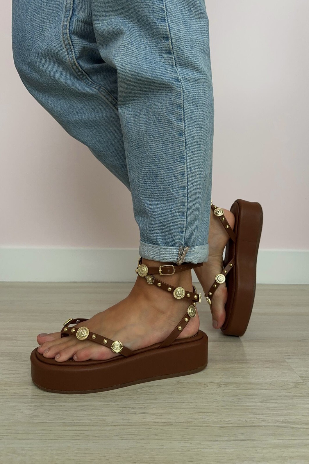 Sandália Brenda Camel Sandália Brenda Camel