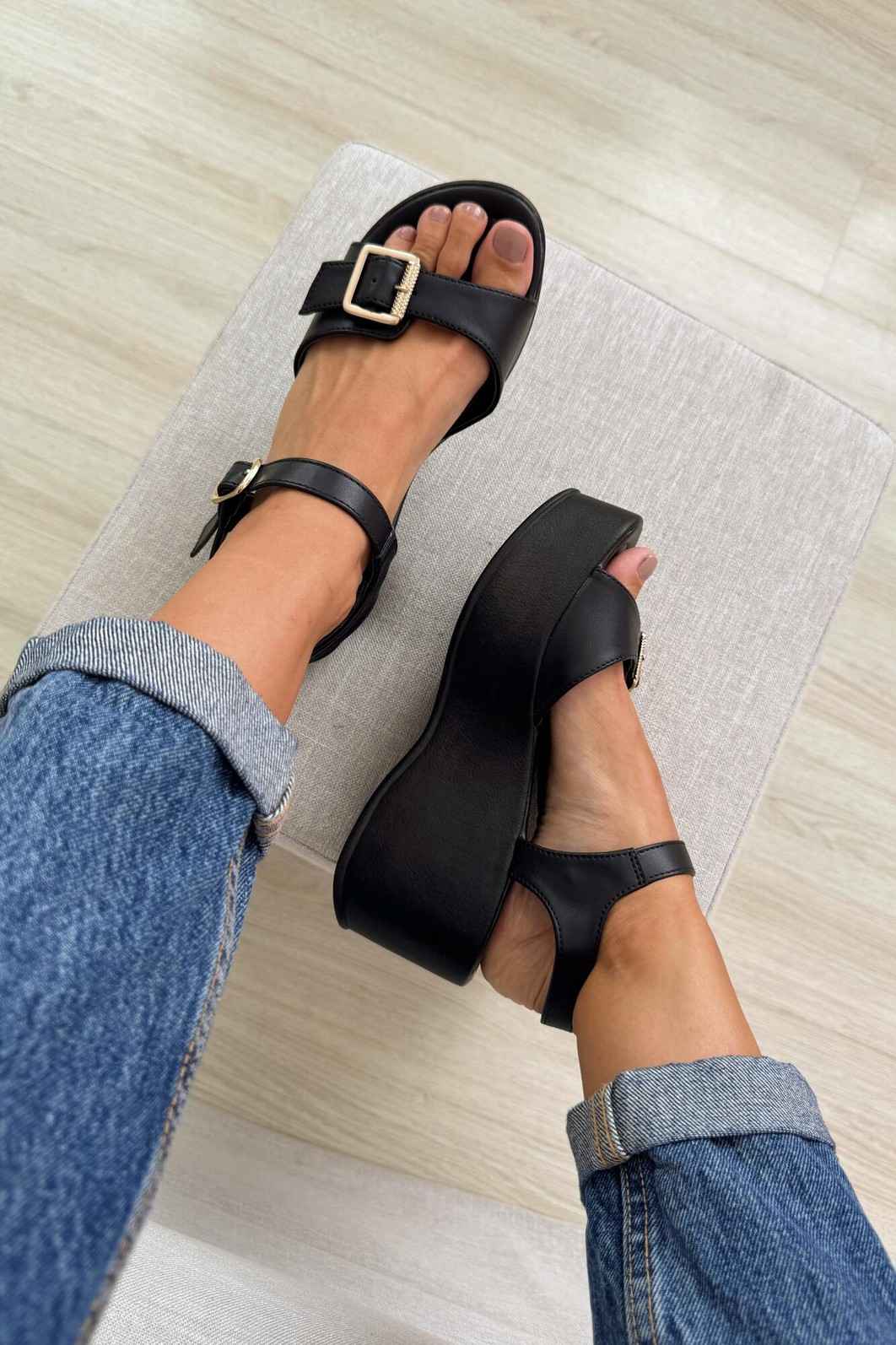 Sandália Ellie Preta Sandália Ellie Preta