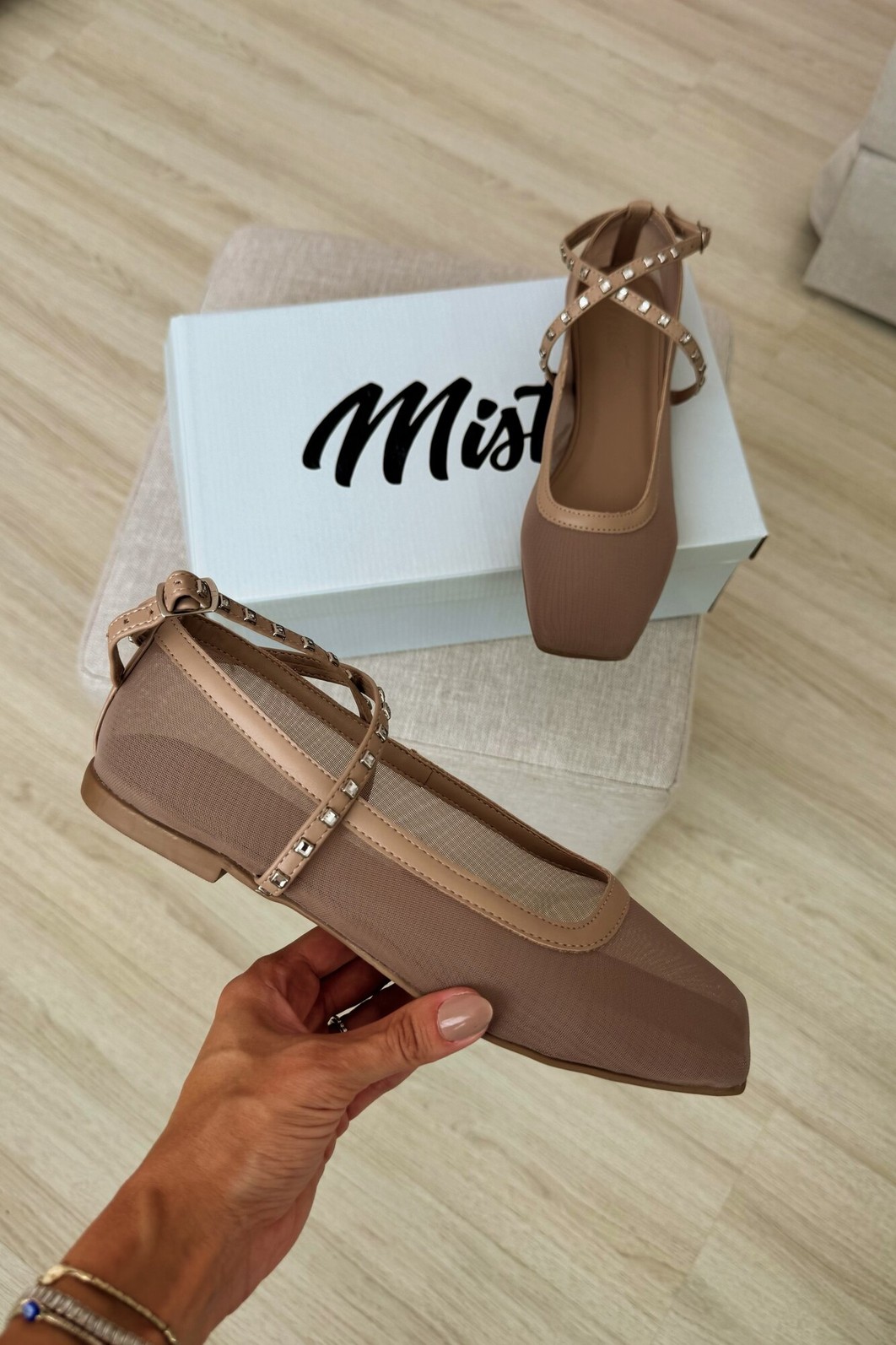 Flat Aurora Nude Flat Aurora Nude