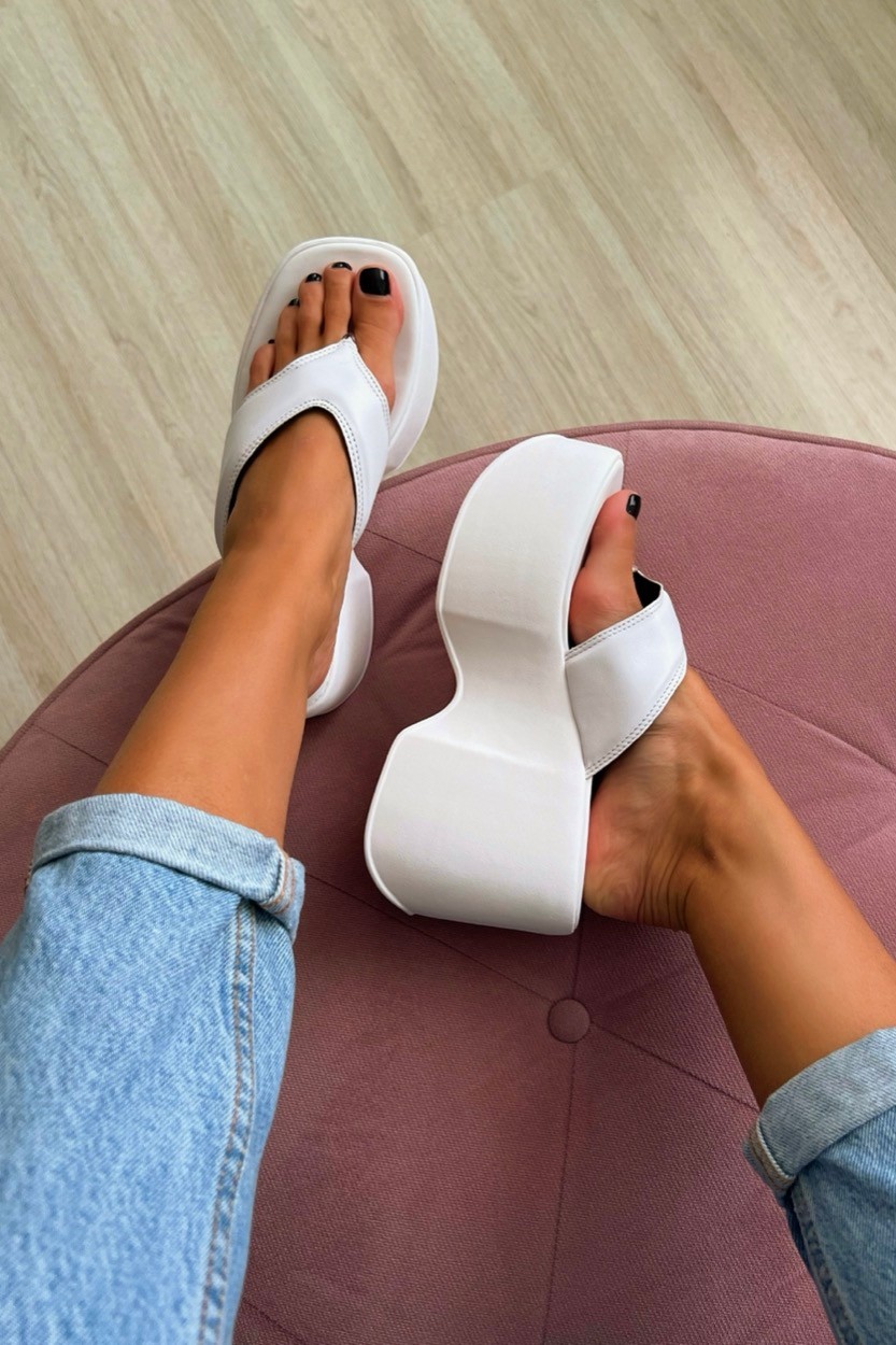 Flat Gisele Branco Flat Gisele Branco