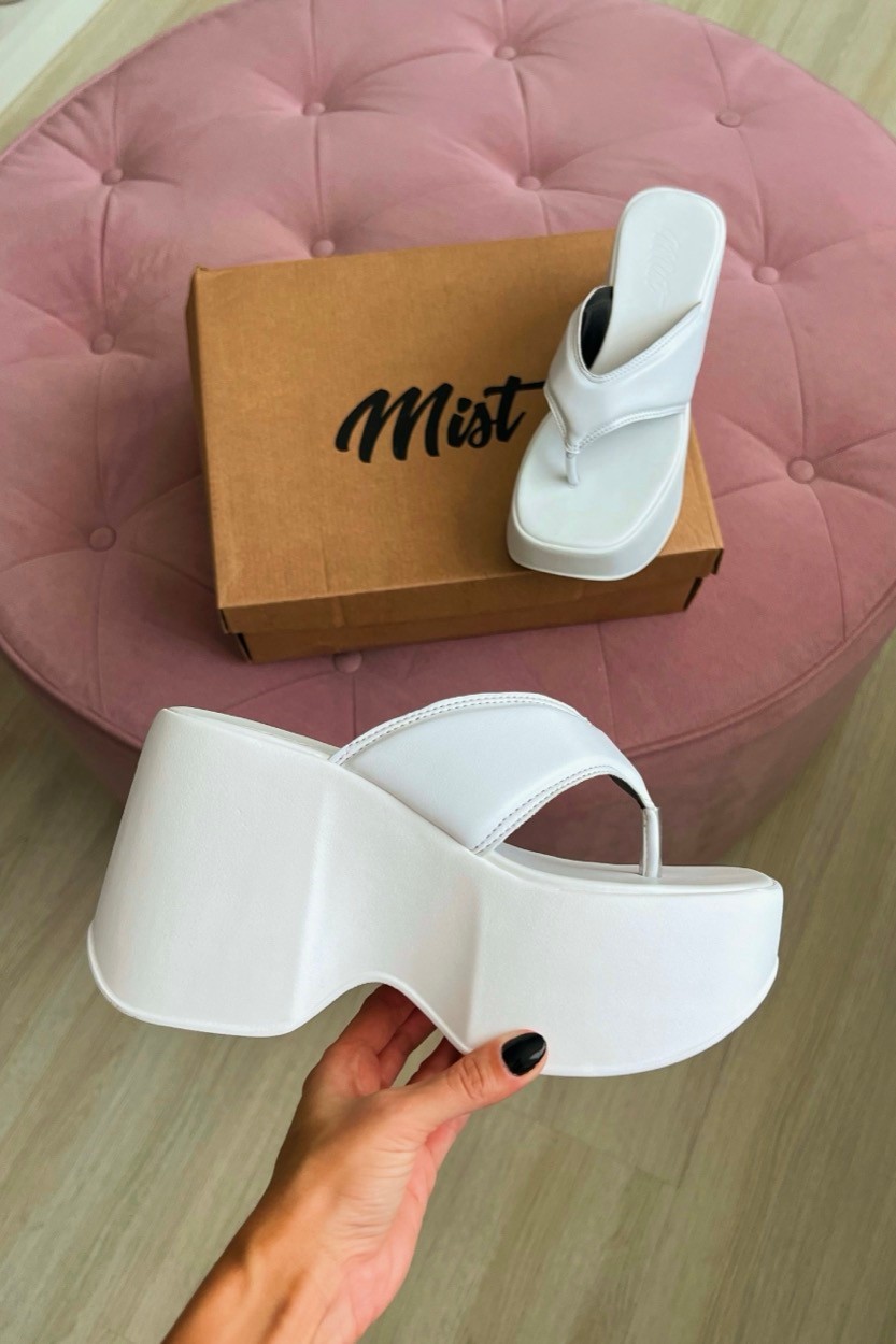 Flat Gisele Branco Flat Gisele Branco